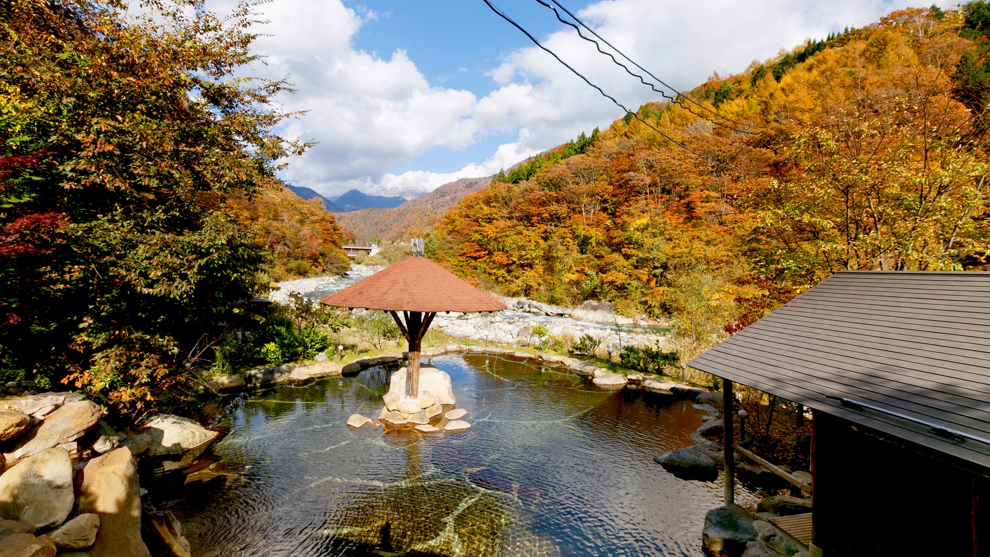 秋の混浴露天風呂