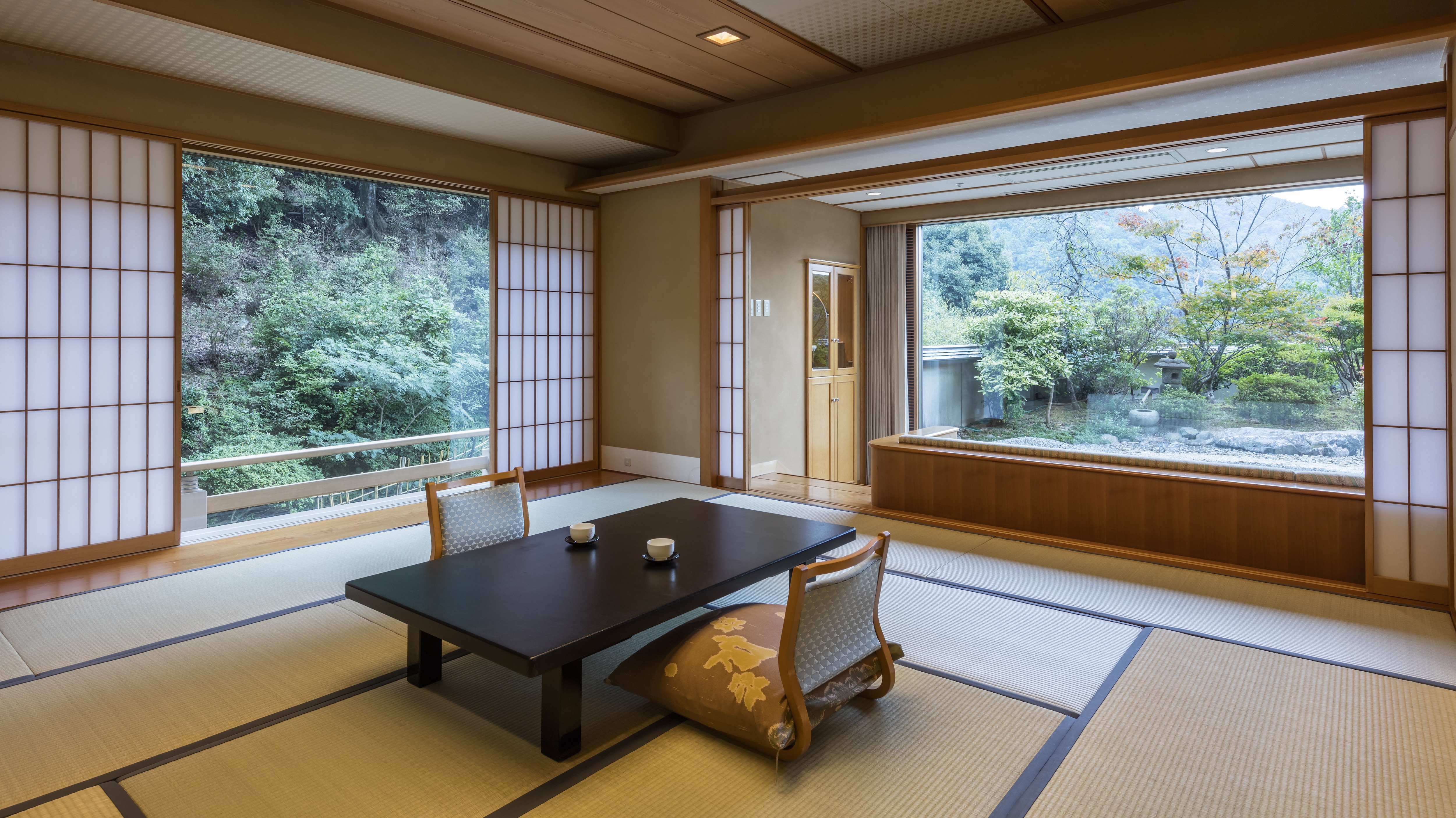 Fuyo Deluxe Japanese-style room / 15 tatami mats, with jacuzzi
