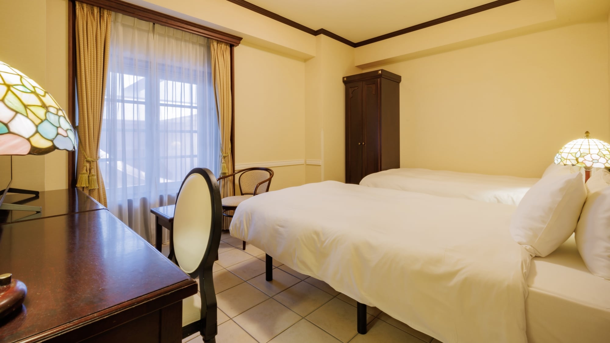 【標準雙床間】（赤土磚）