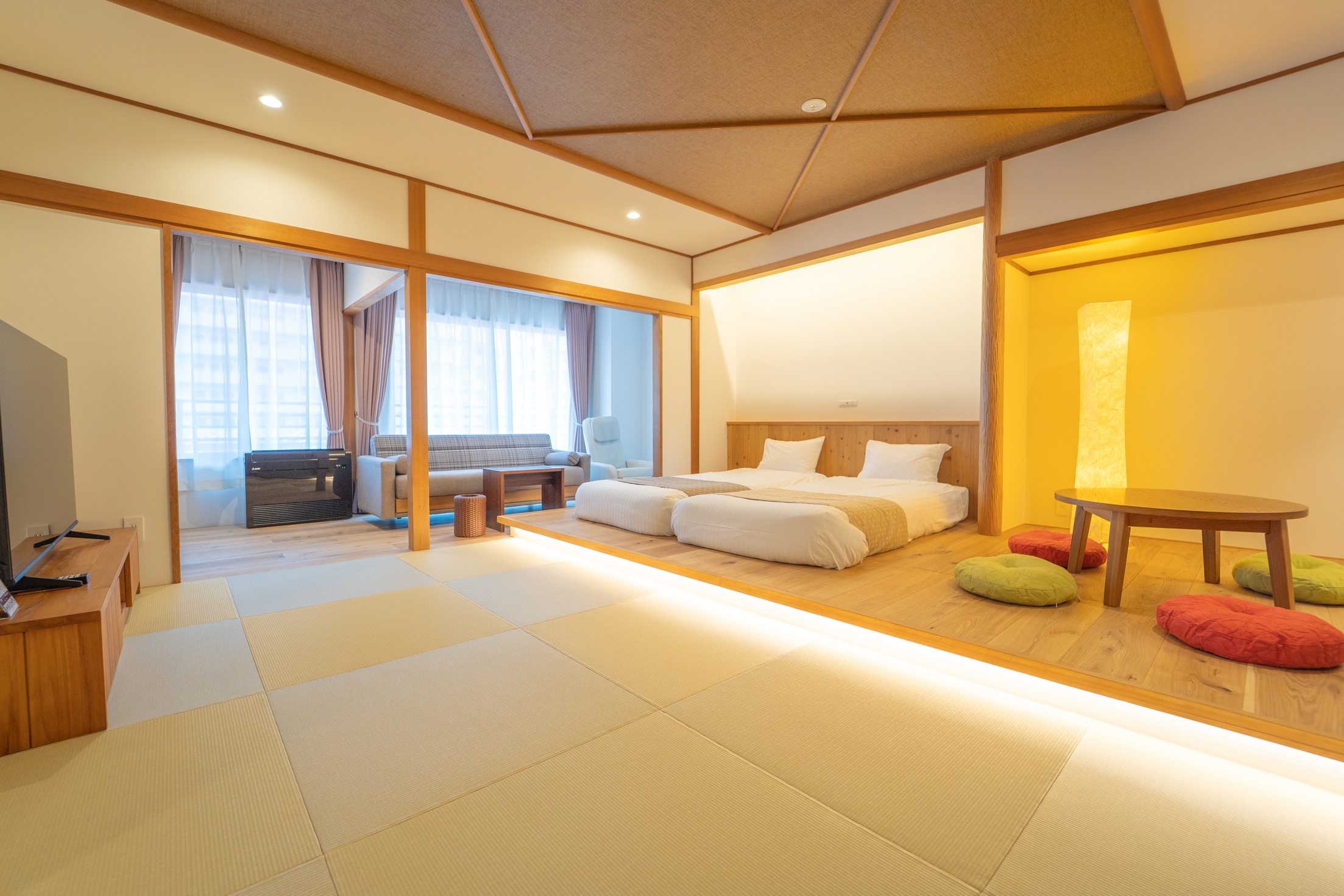 【附半露天浴池/三溫暖】日式摩登陽台套房（16張榻榻米）