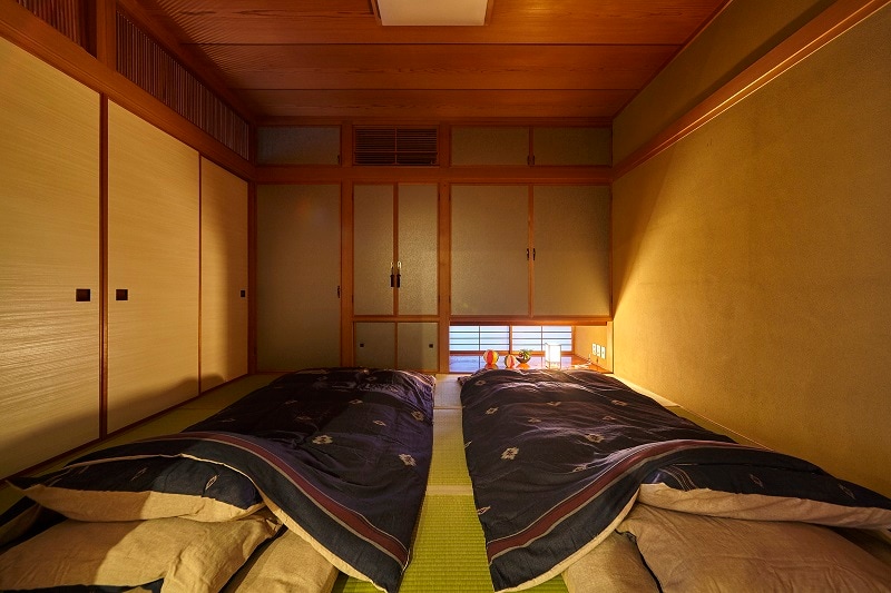 Japanese-style room