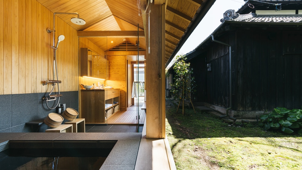 Akane Sasu Separate Building Granite Bath