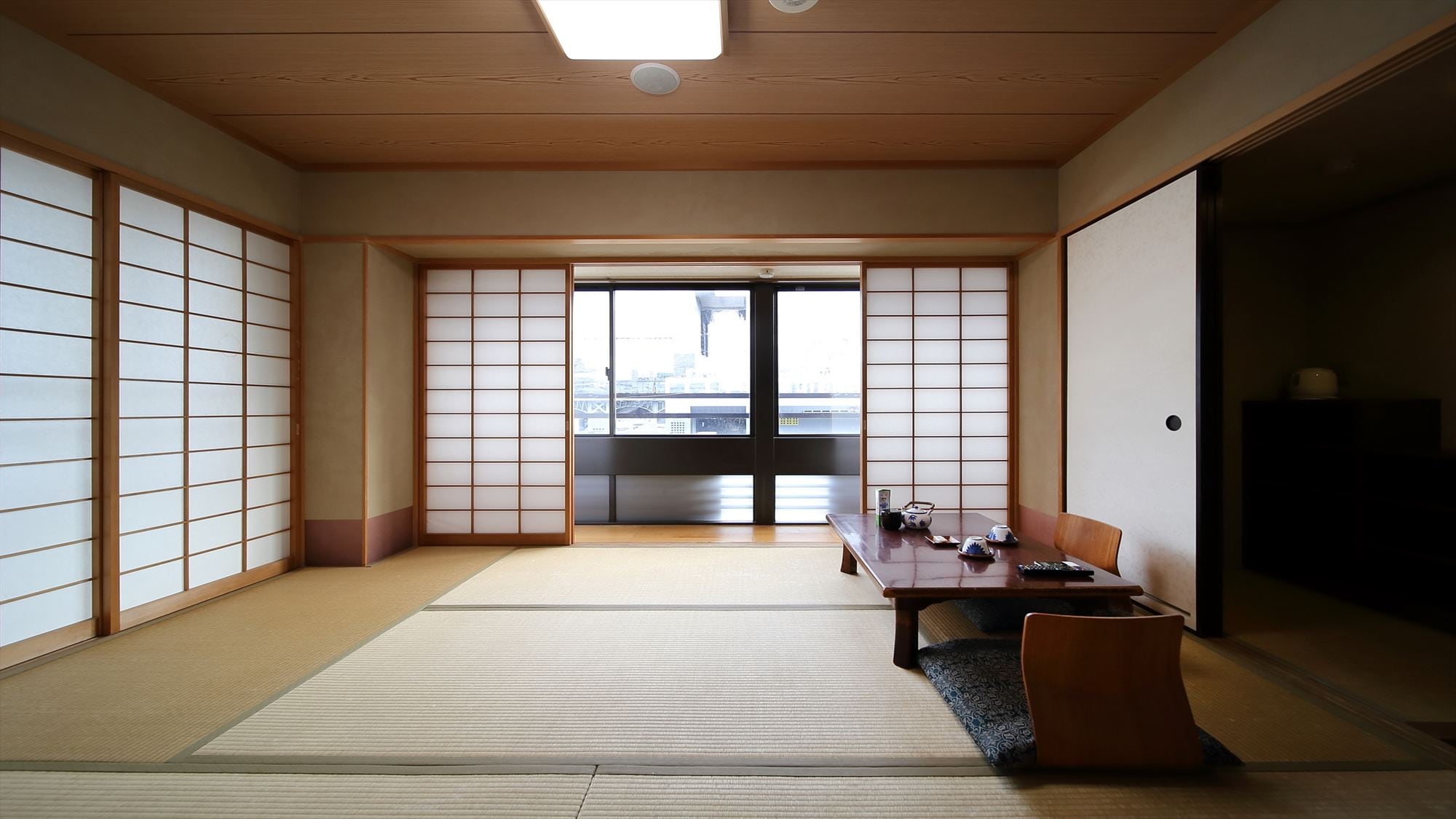 Japanese-style room 6 tatami mats (with bath and toilet / North Building)