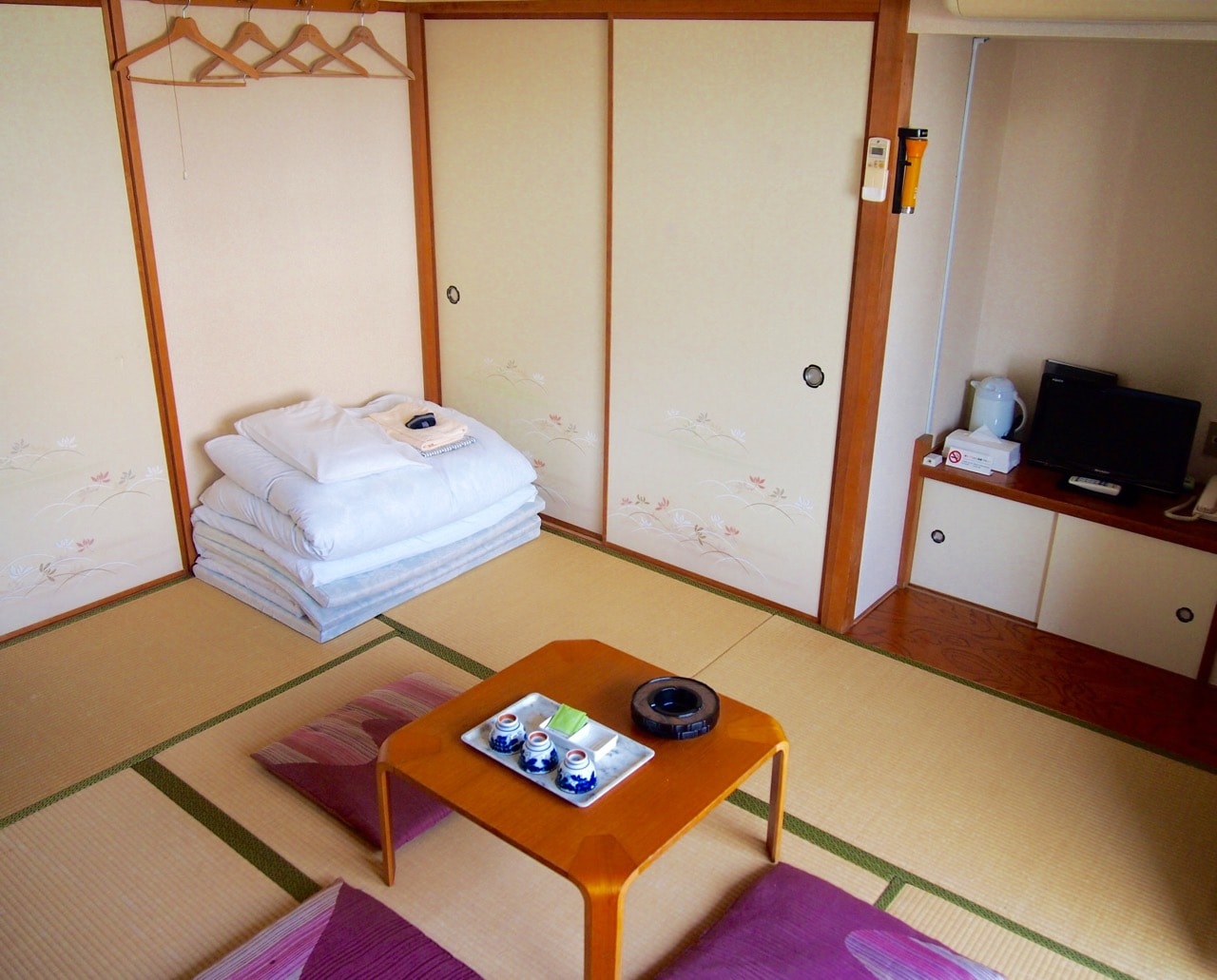 Contoh kamar tamu