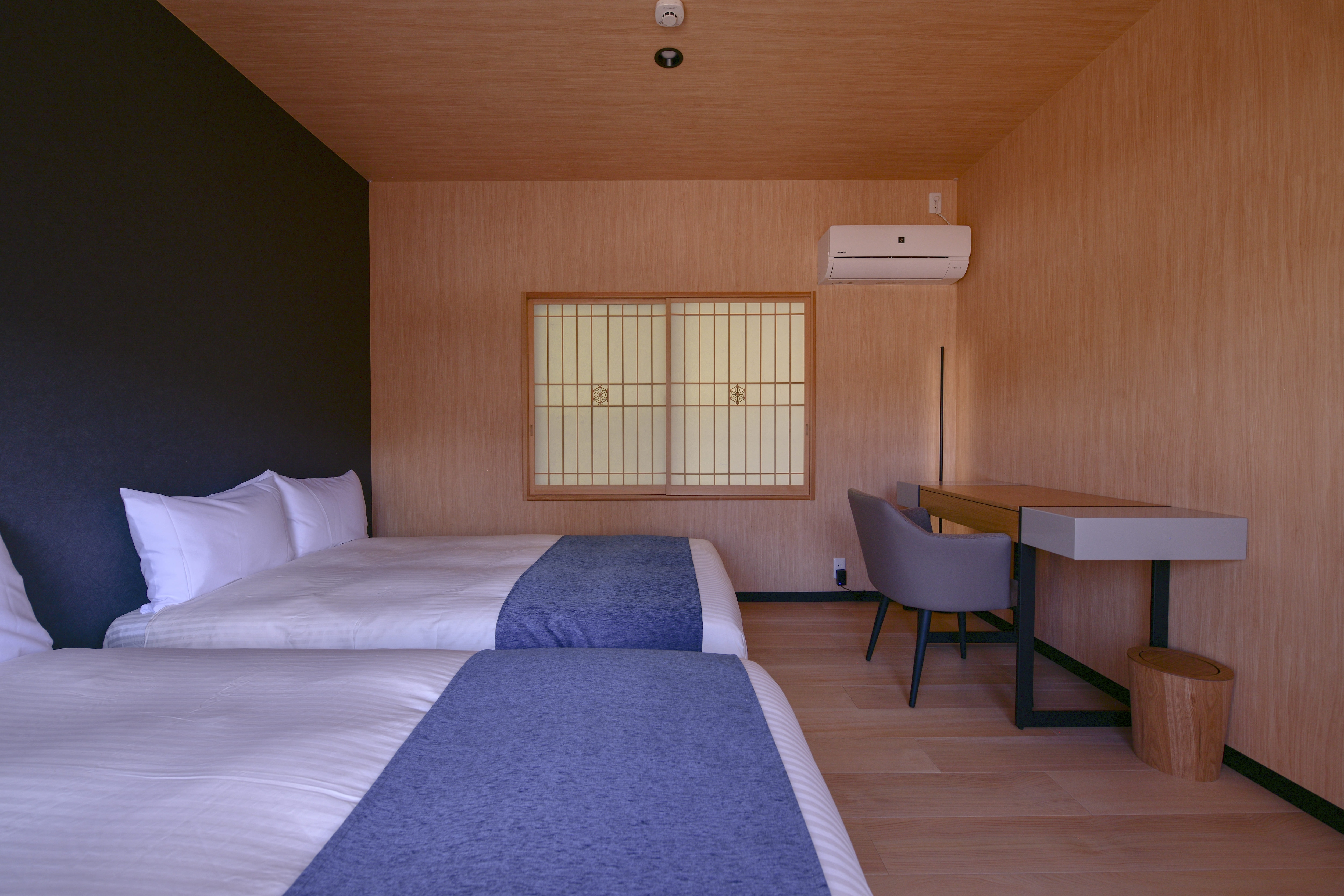 Semi-double bedroom