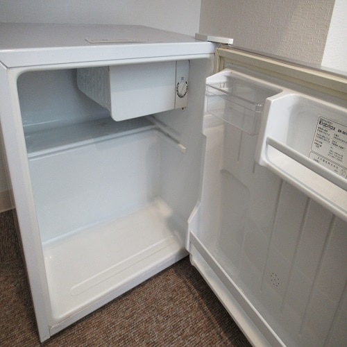 Guest room refrigerator [Empty refrigerators are provided]