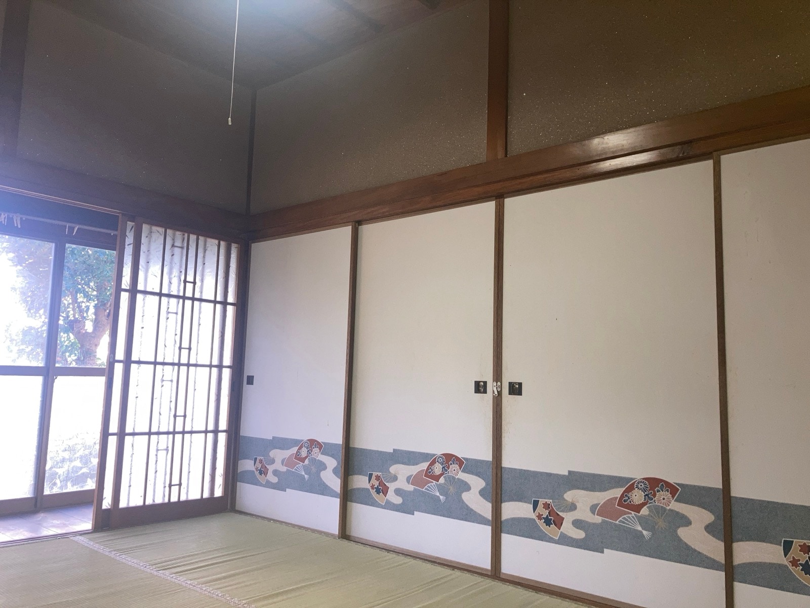 Honma: A photo of a 6-tatami Japanese-style room.