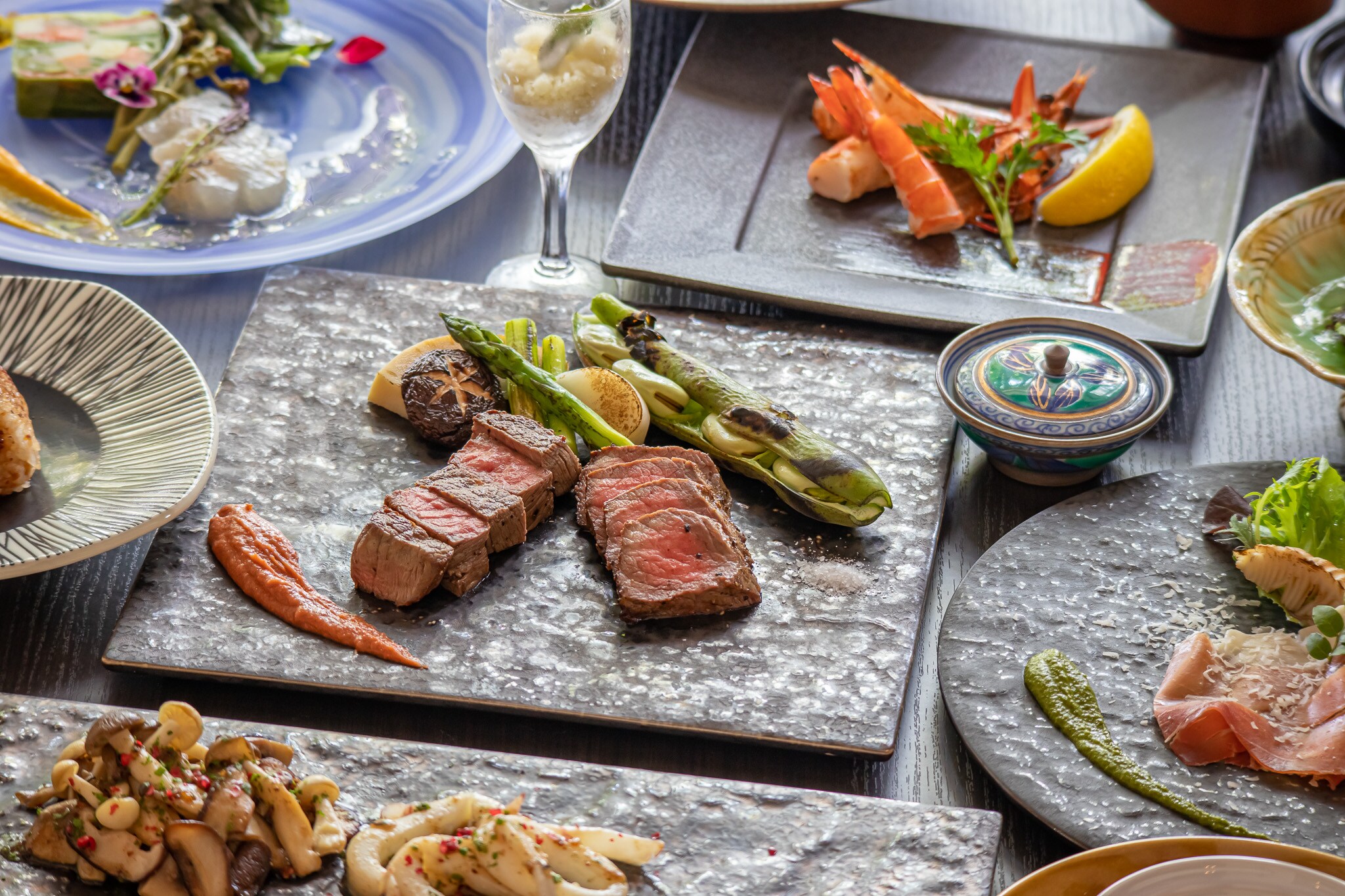 "Sur Lacote" creative French cuisine