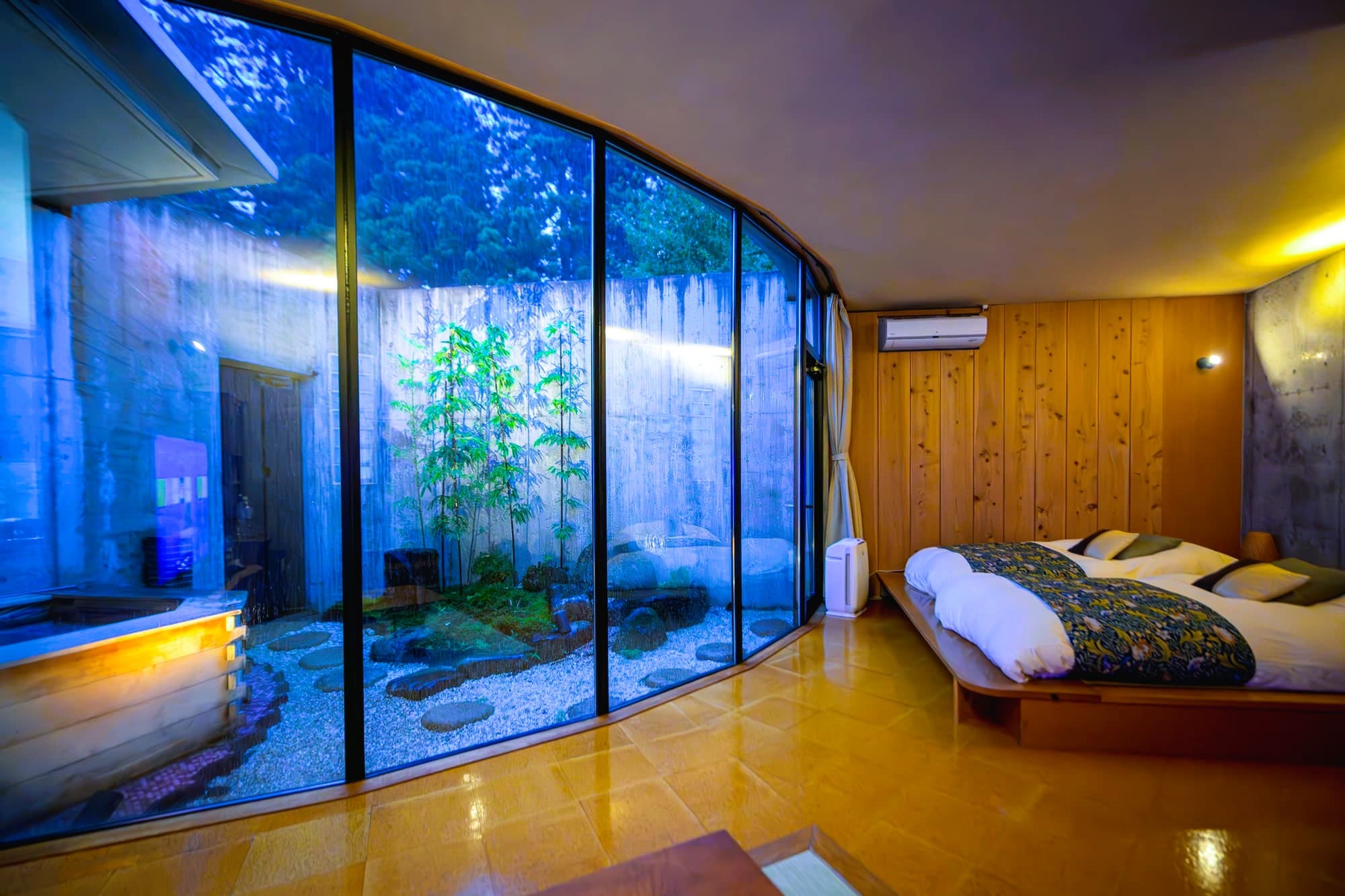 Flat Building, Room 307, Sugimoss