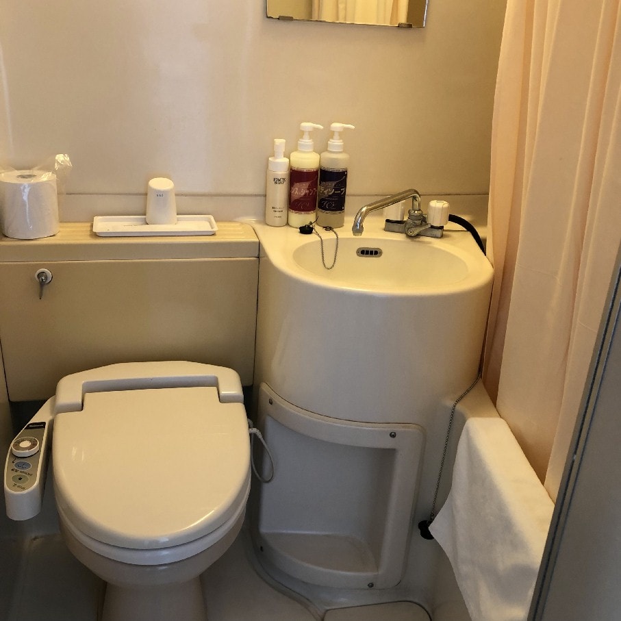 Single unit bath