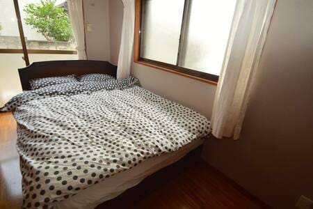 1st floor bedroom (double bed)