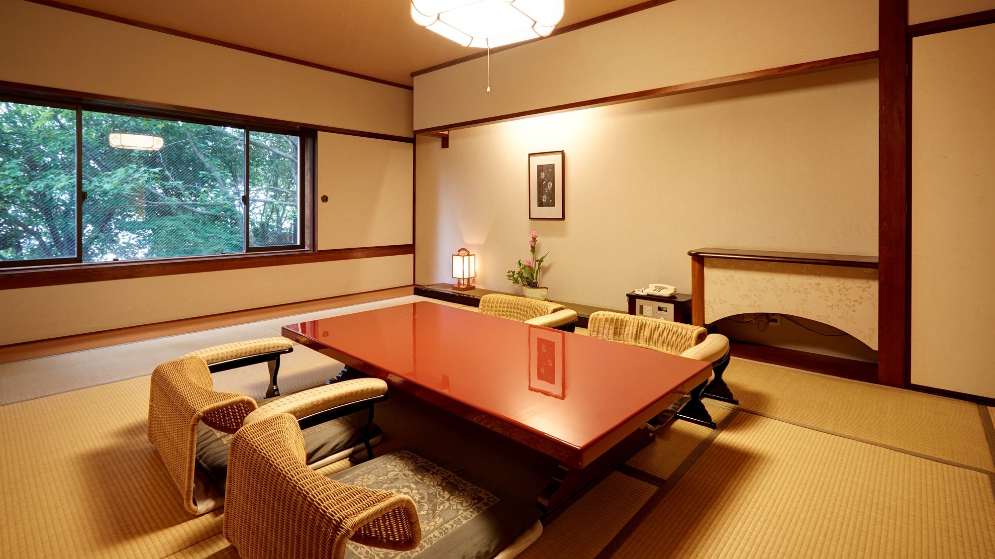 Japanese-style suite with 12 tatami mats in the bedroom