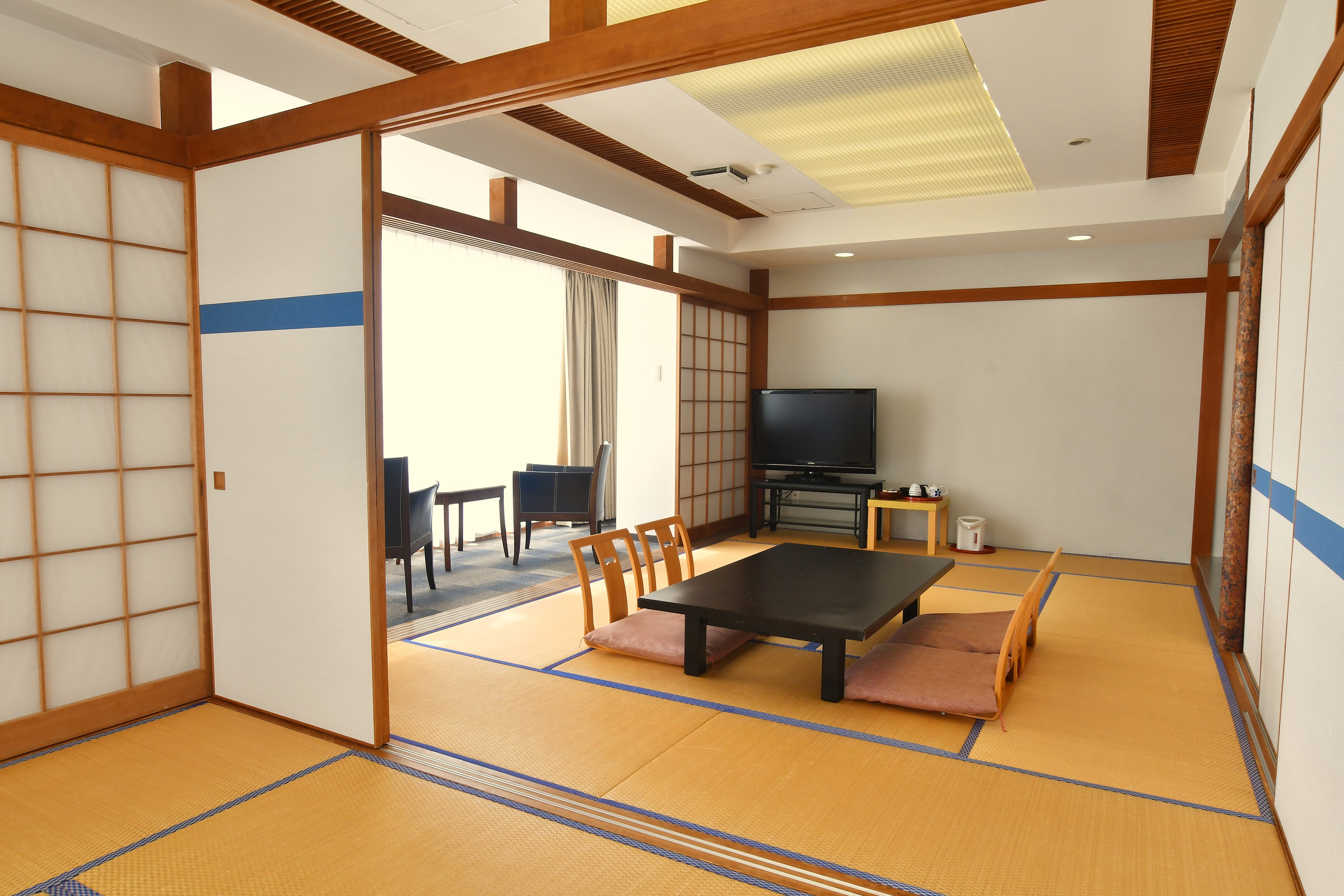  일출 (일본식 방) 간이 침대 1 개