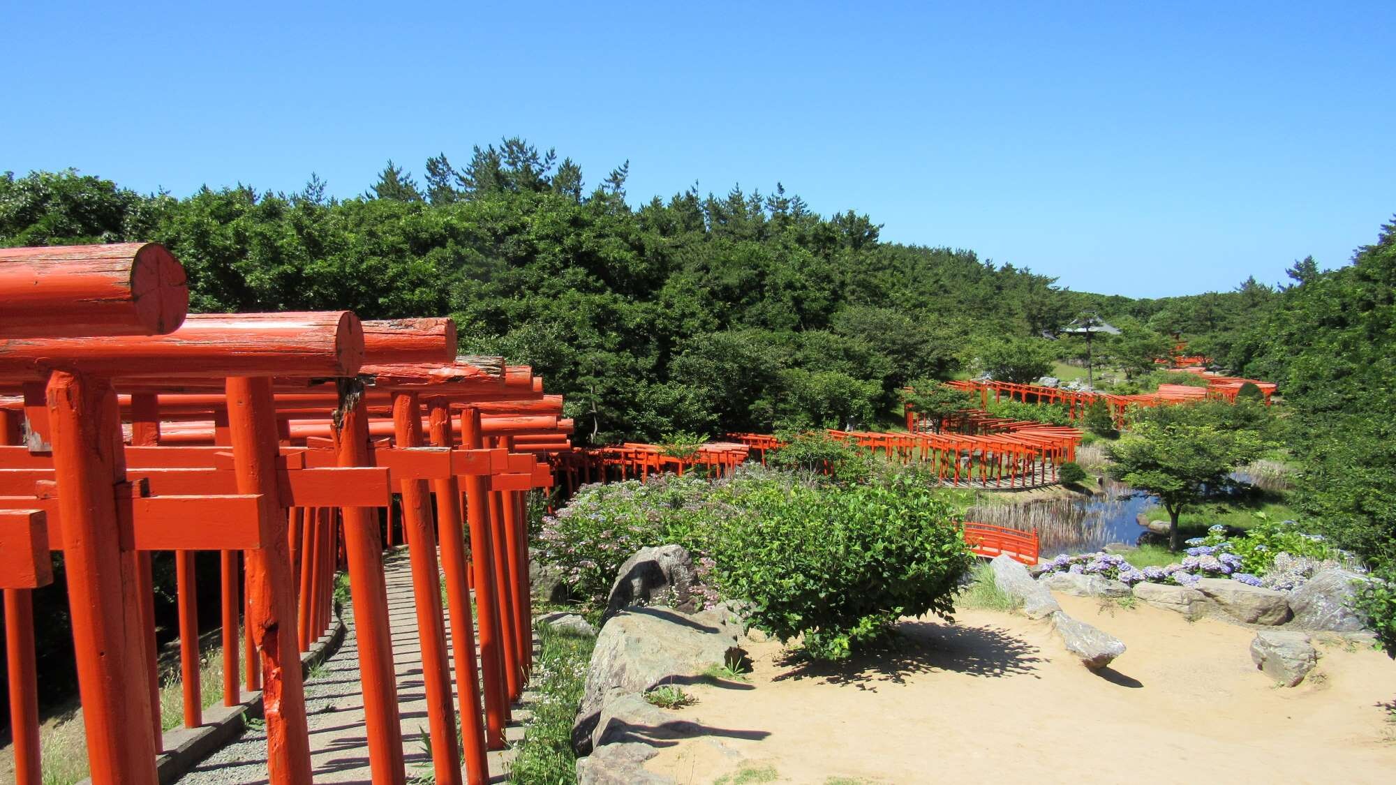 ・高山稻荷神社
