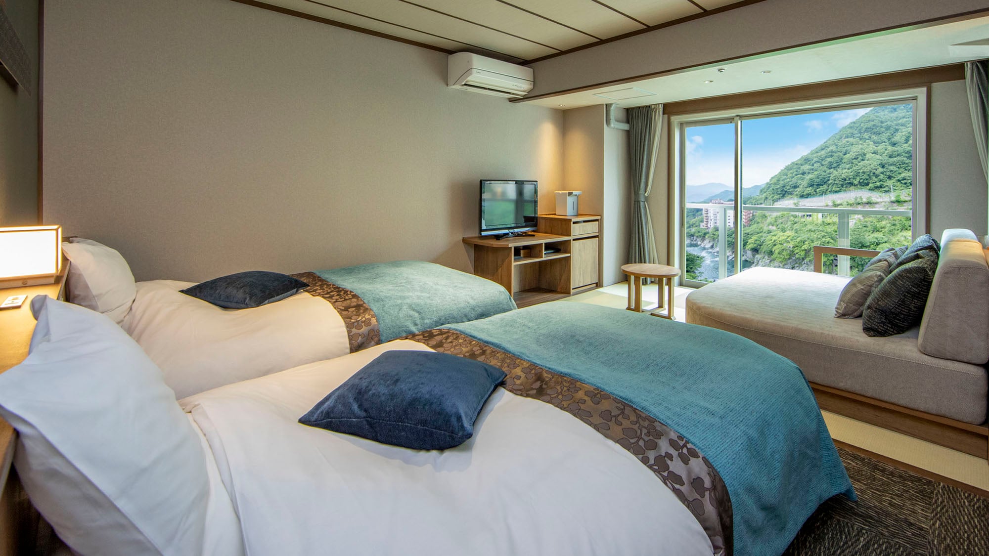 ■Yunomachikan Japanese-Western style room