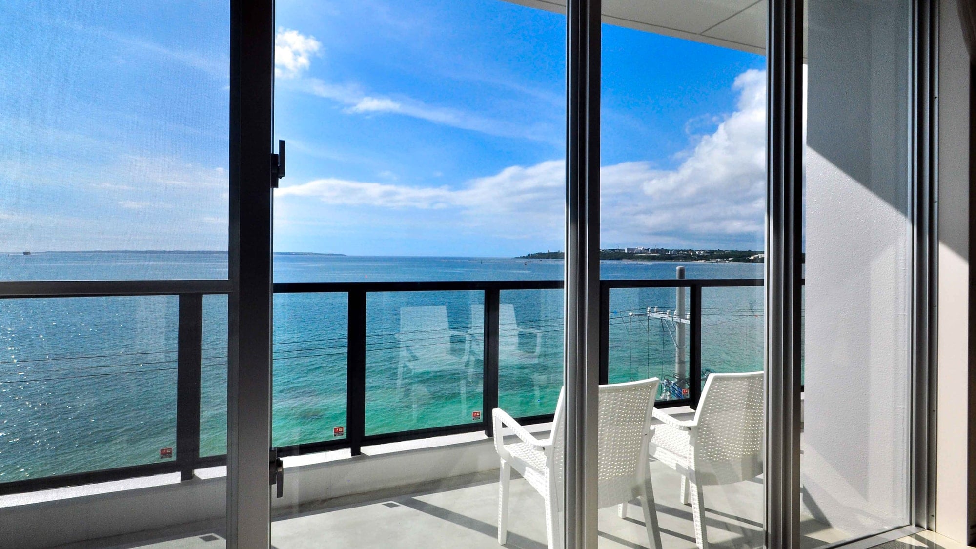 [Guest room suite] View from the balcony