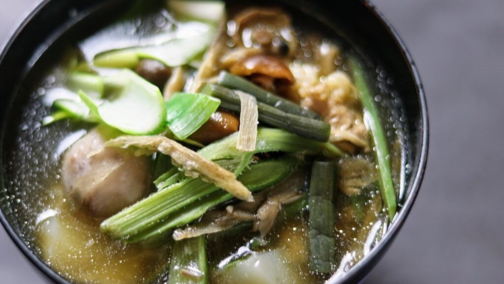 Wild vegetable imoni soup