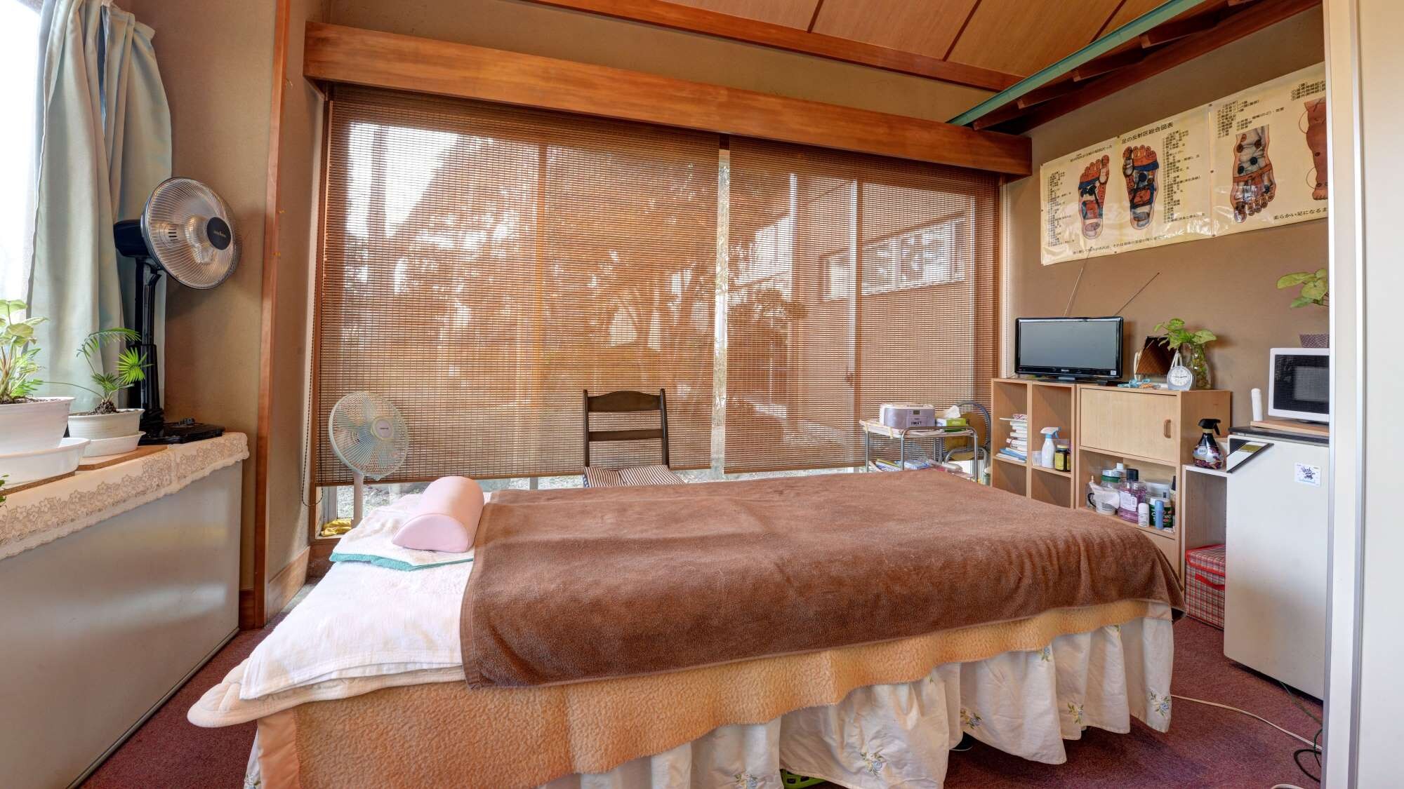 ・ We have a massage room. How about a massage after bathing?