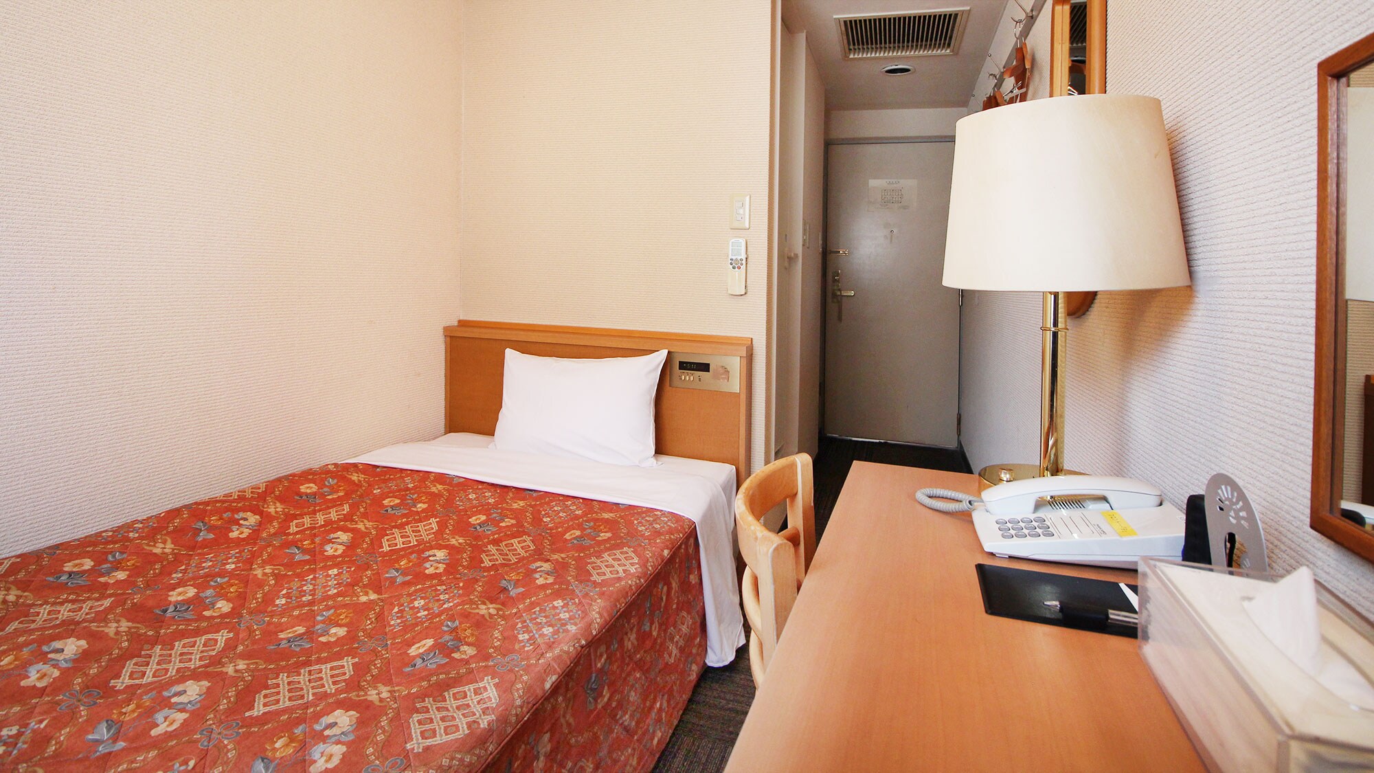 Single room: Relax and unwind in a spacious bed