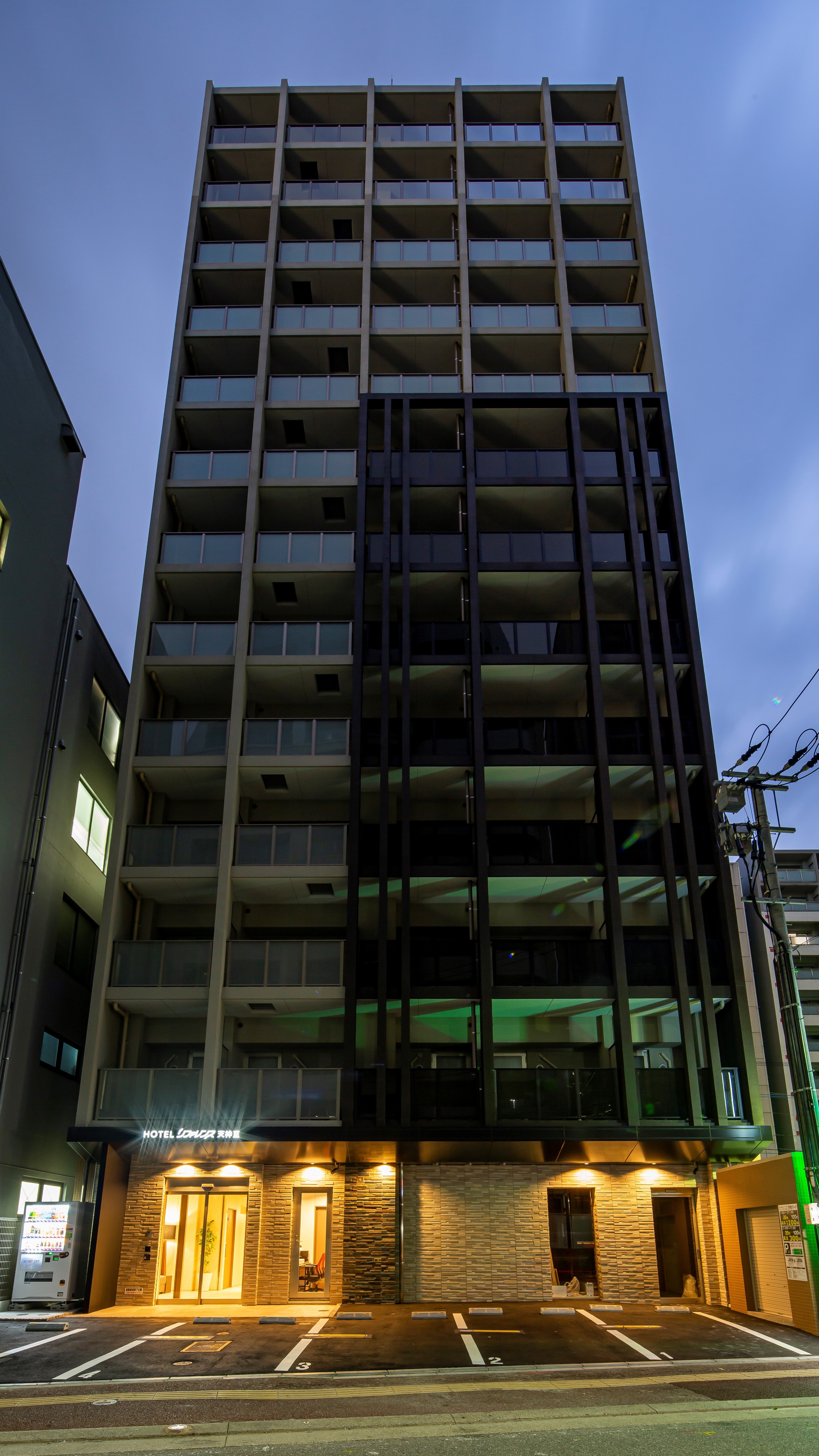 Hotel_Exterior (night)