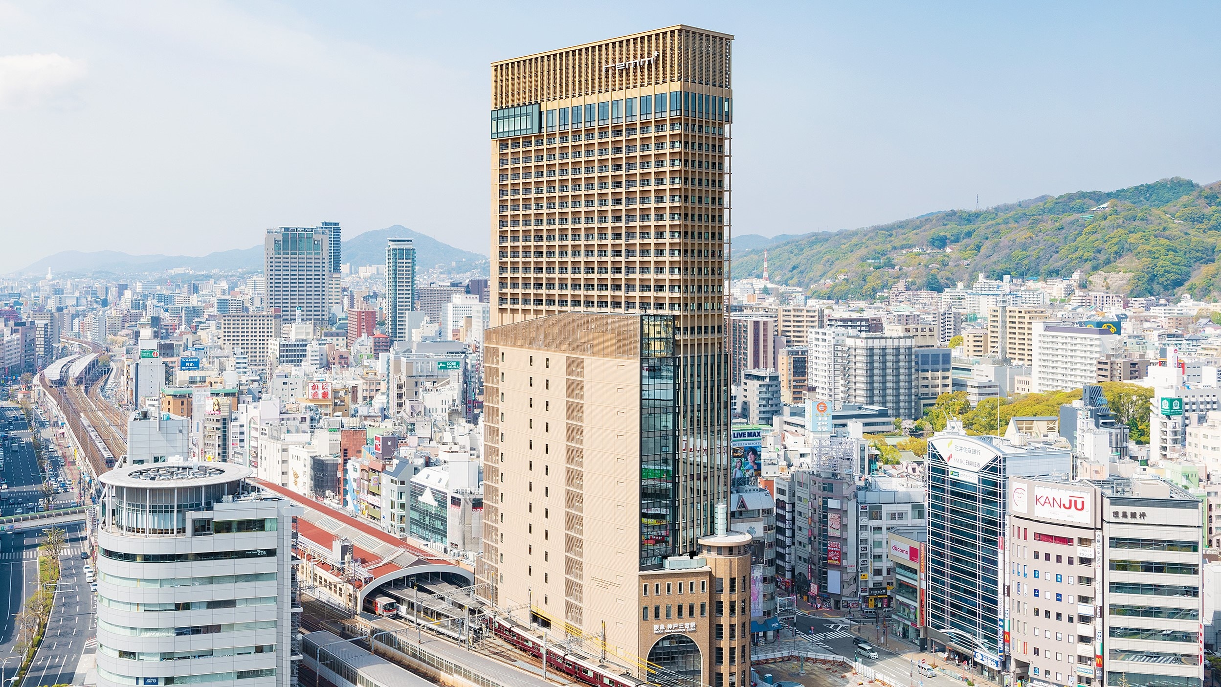 Excellent convenience with direct connections to Hankyu, JR, and subway lines!