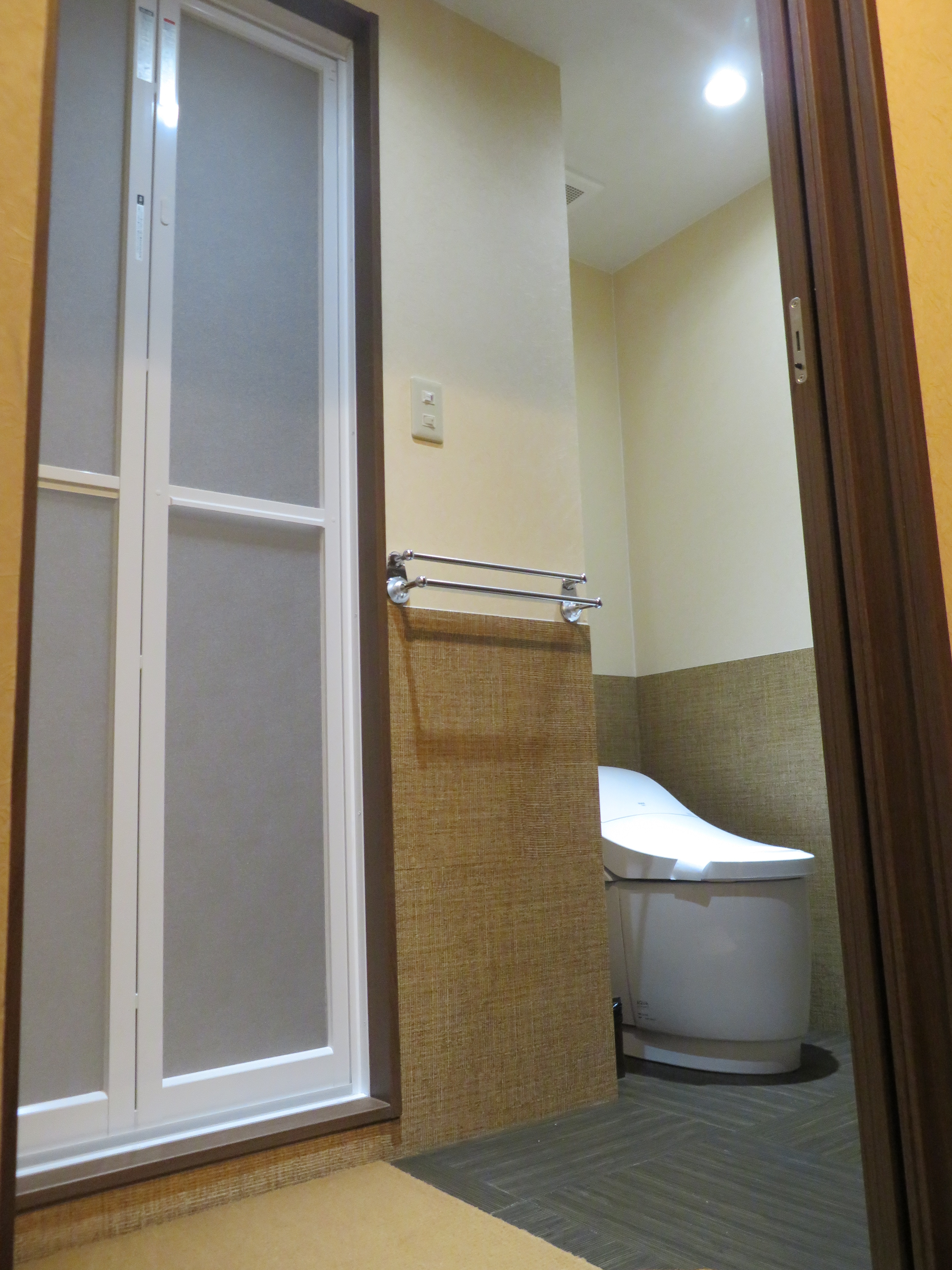 Japanese-style room with 8 tatami shower booth