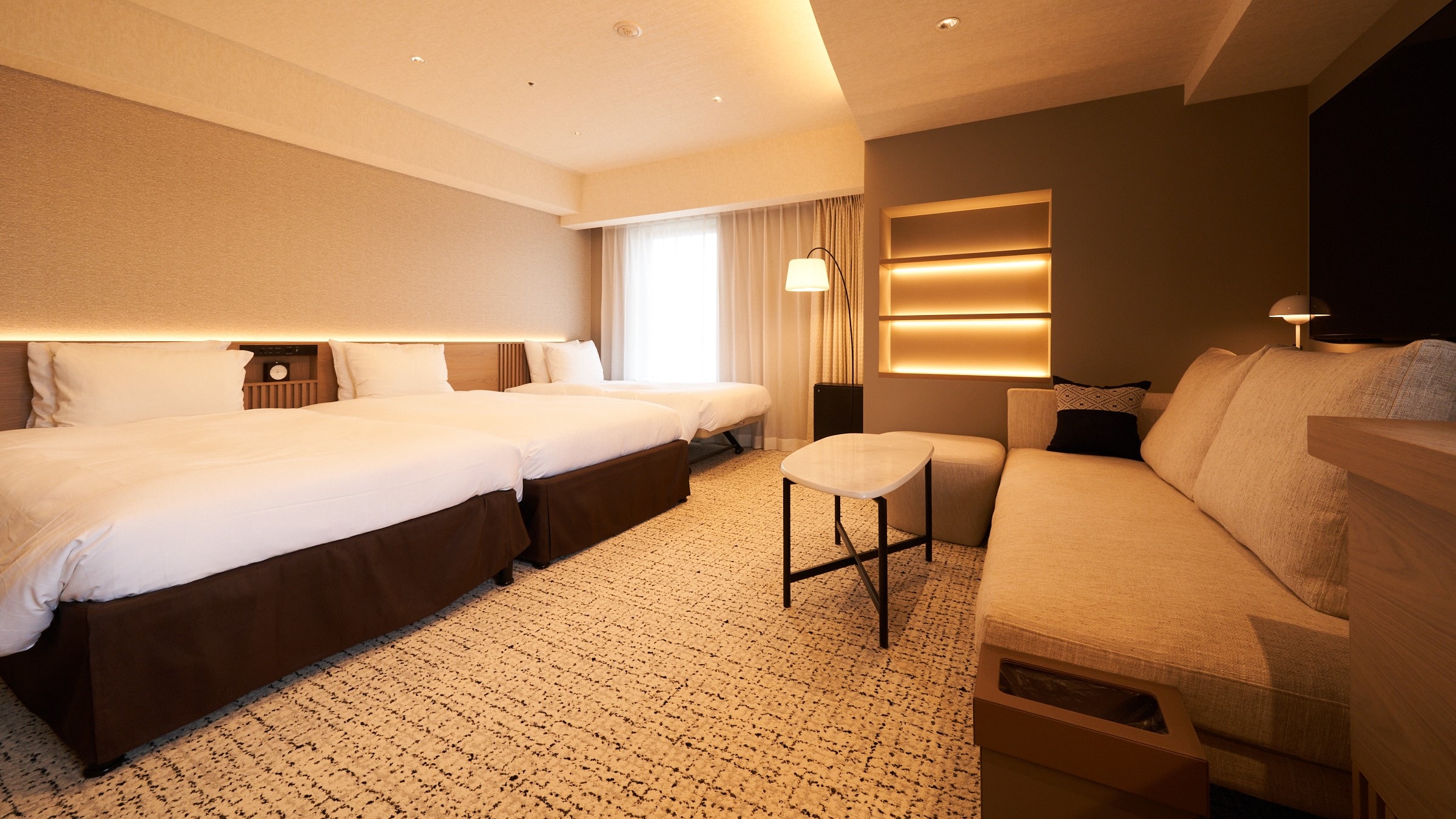 [Royal Corner Triple ~TSUGARU~] Size: 38.68㎡ Bed: Semi-double