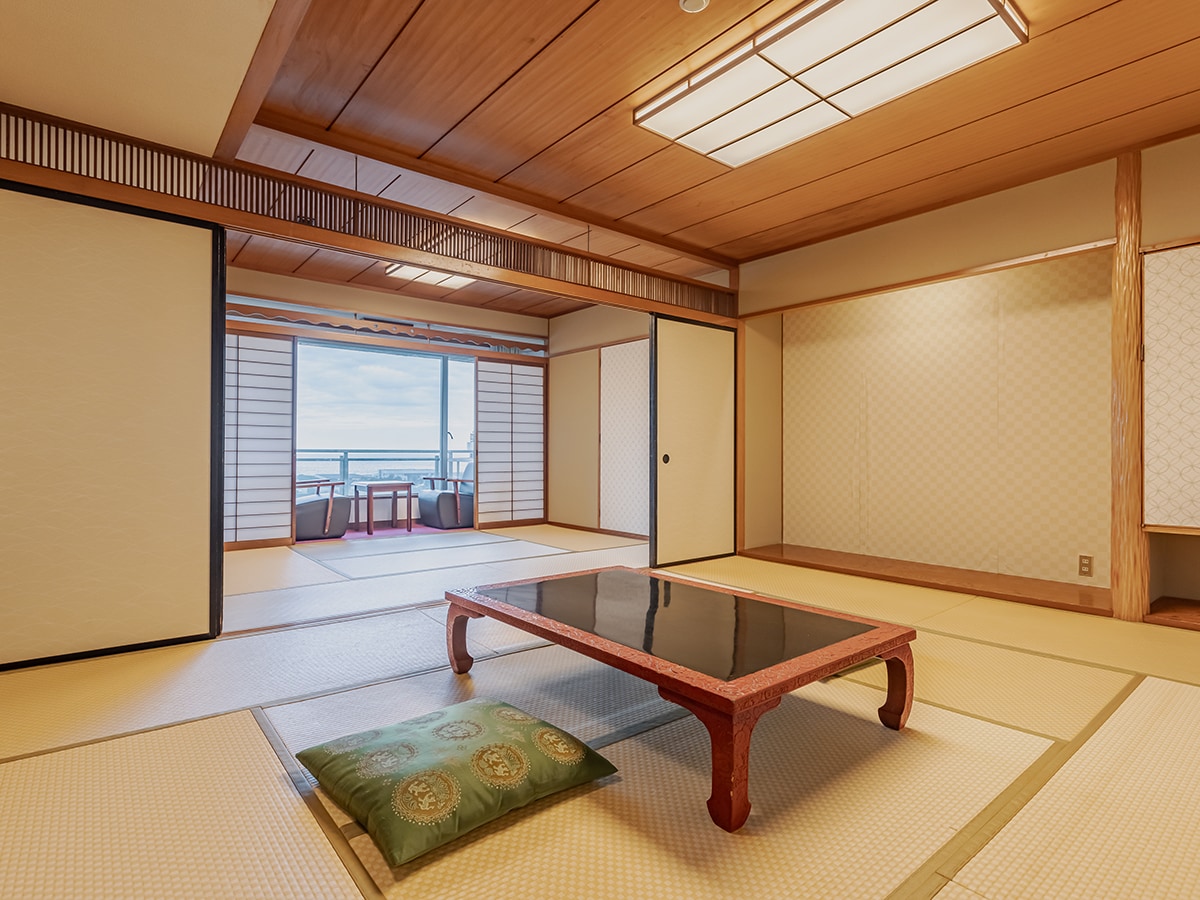 Two Japanese-style rooms on higher floors