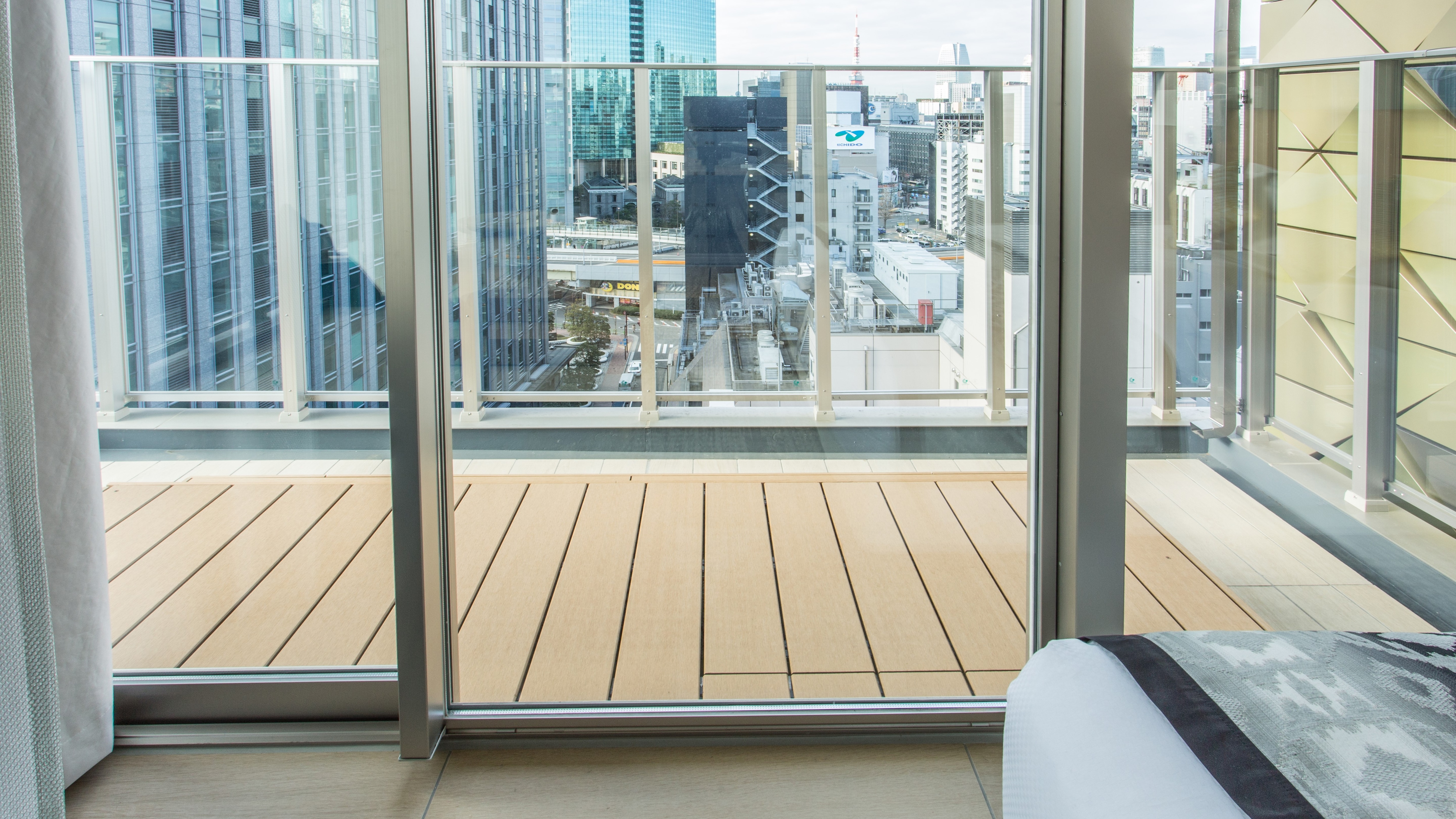 [Musset Balcony King]