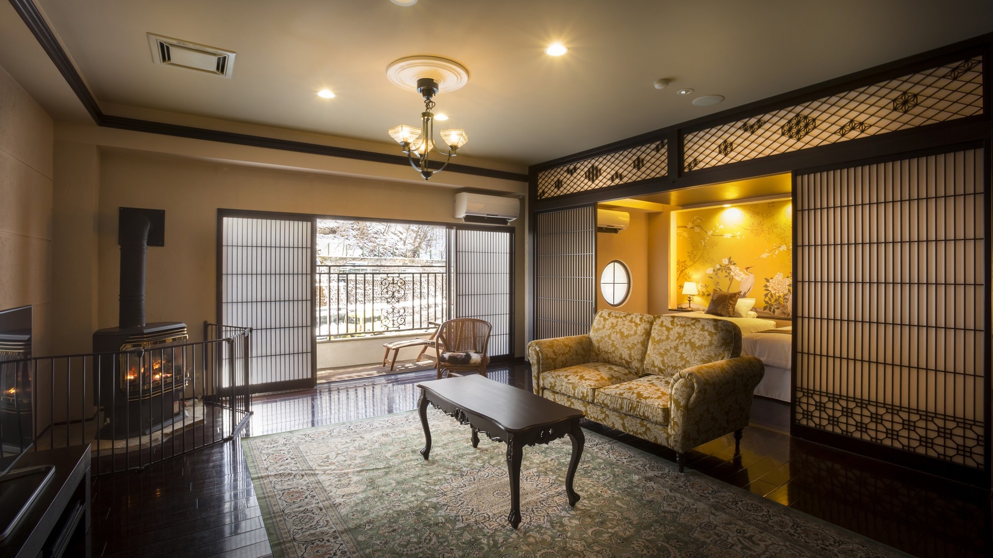 Semi-Suite Klub Tateshina Setiap kamar adalah kamar khusus yang dirancang dengan gambar 10 tokoh sastra yang terkait dengan hotel.