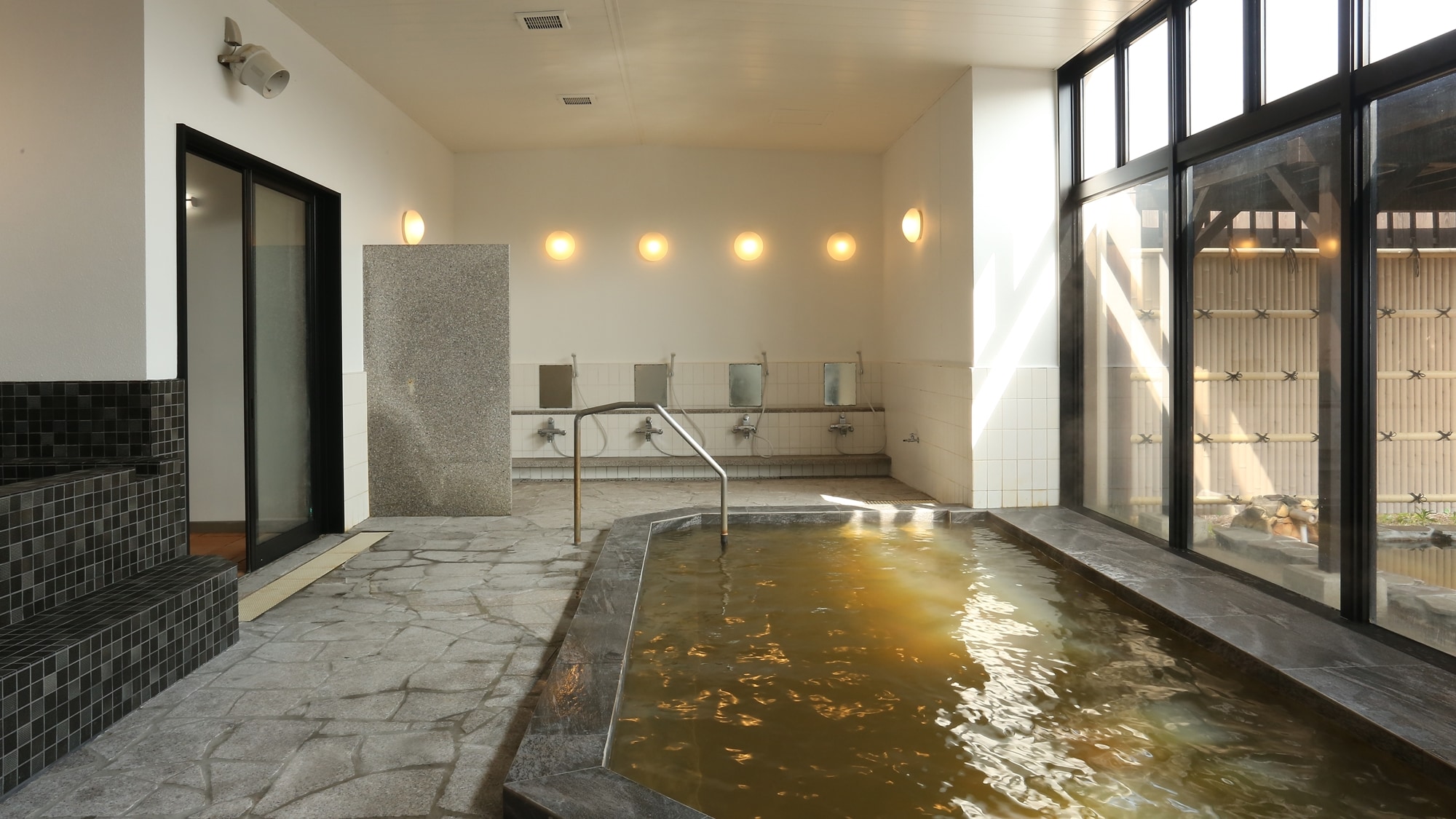 Large public bath: Fukushima's only hot spring
