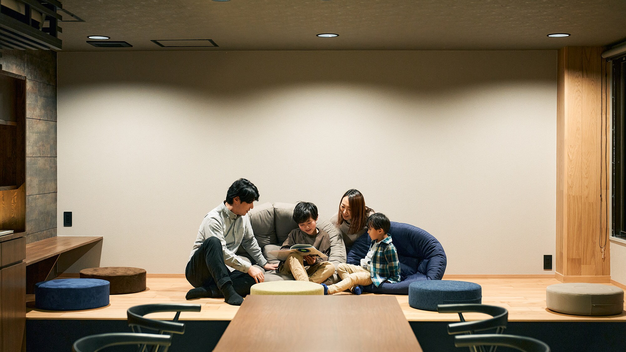 ・【景觀套房（附桶式桑拿）】在客廳享受家庭時光