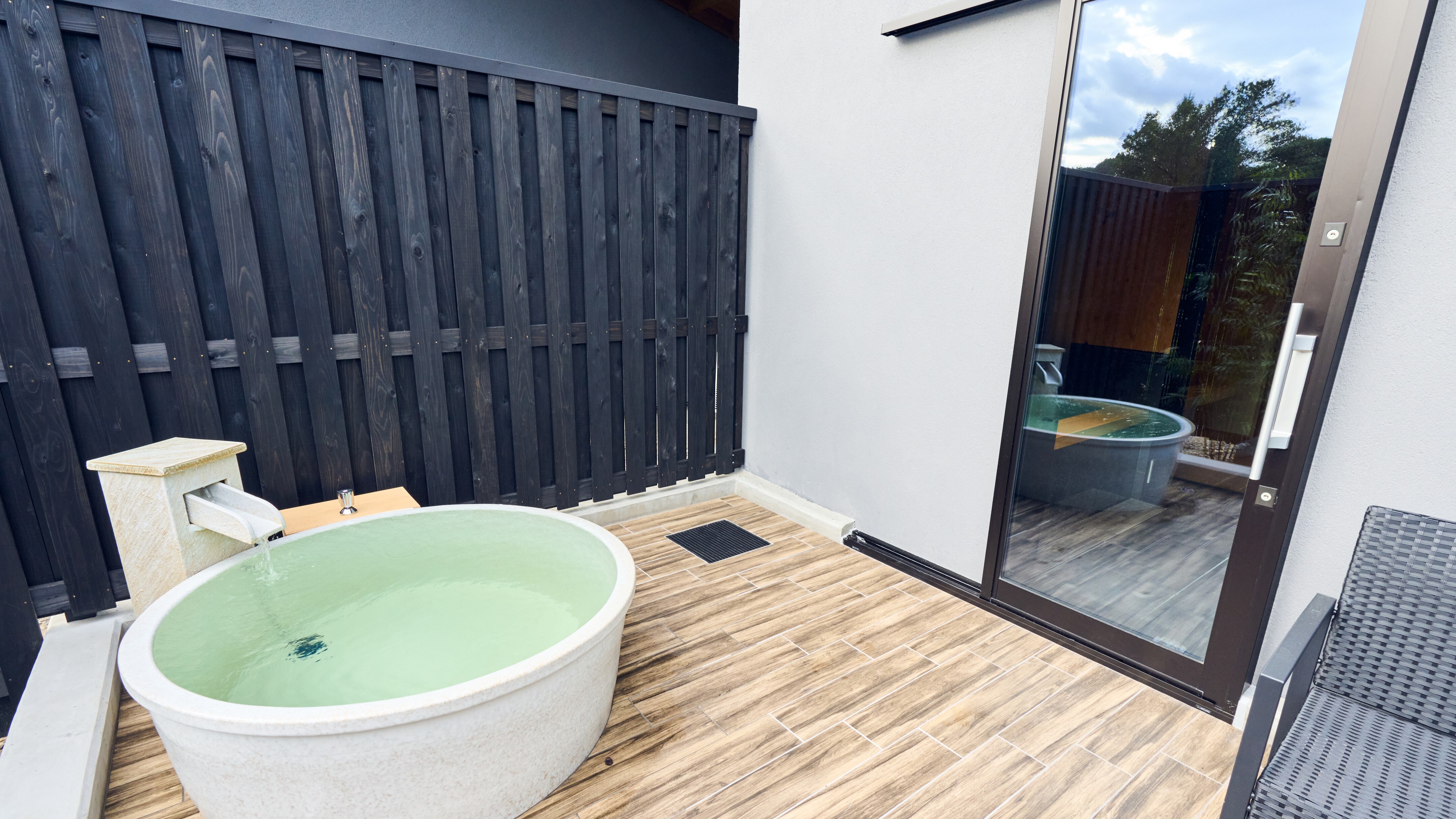 Pemandian terbuka bergaya Jepang modern [Mizukiyoki]