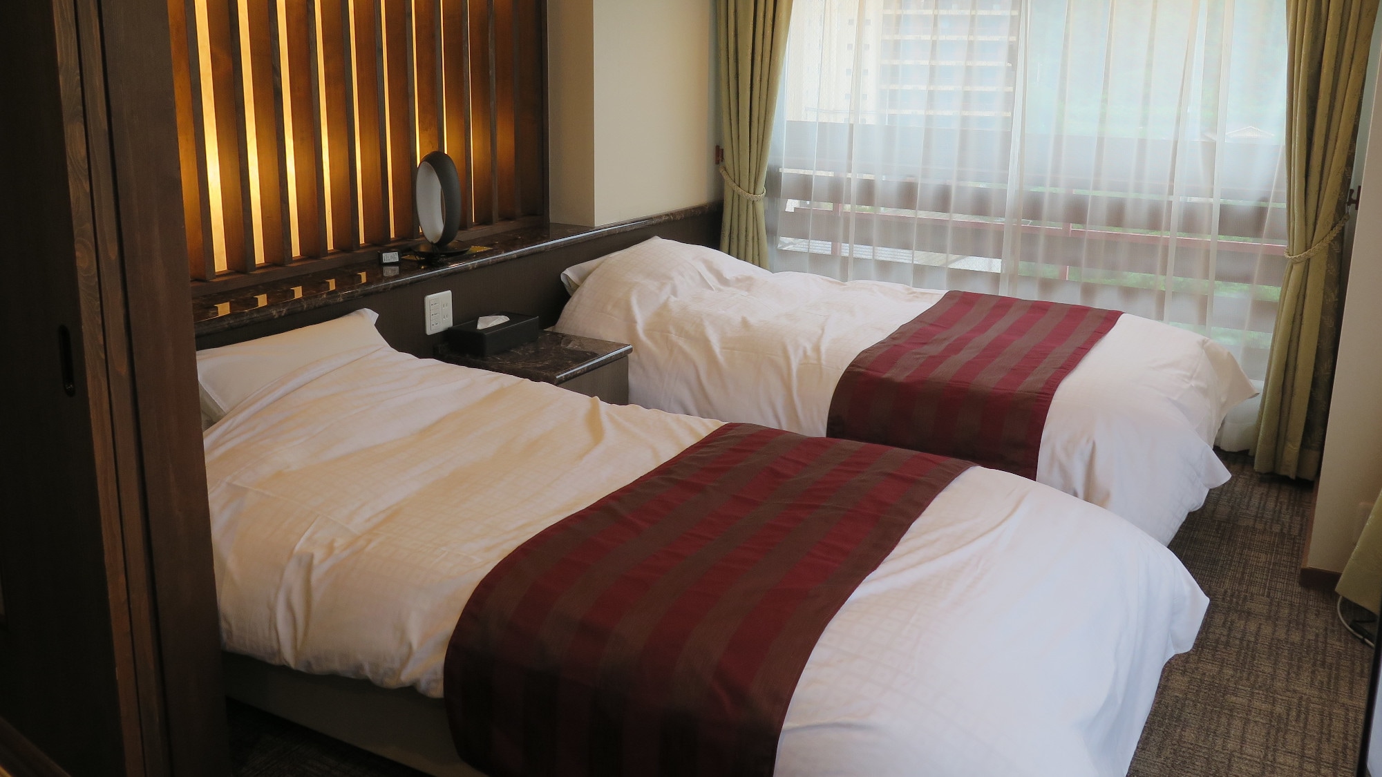 [Western-style room with Simmons bed]