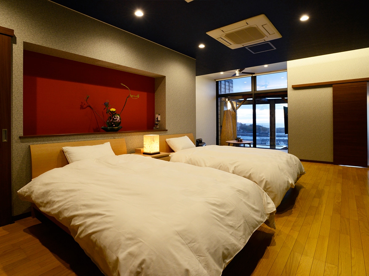 [Special Room - Fukae no Ma "Kumo"] (Limited to one group per day) The Simmons beds are extremely comfortable.