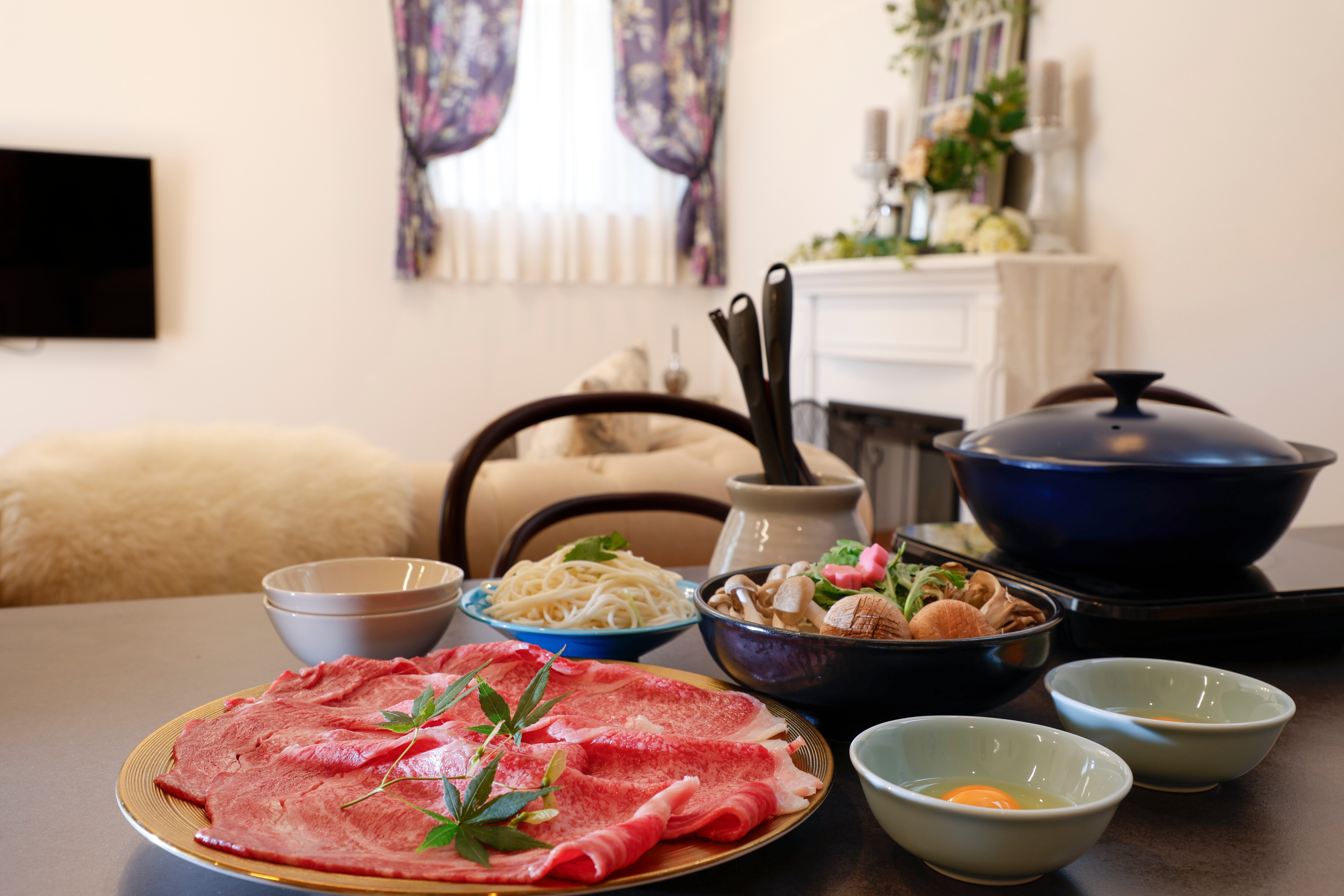 淡路牛肉寿喜烧套餐，适合您的房间