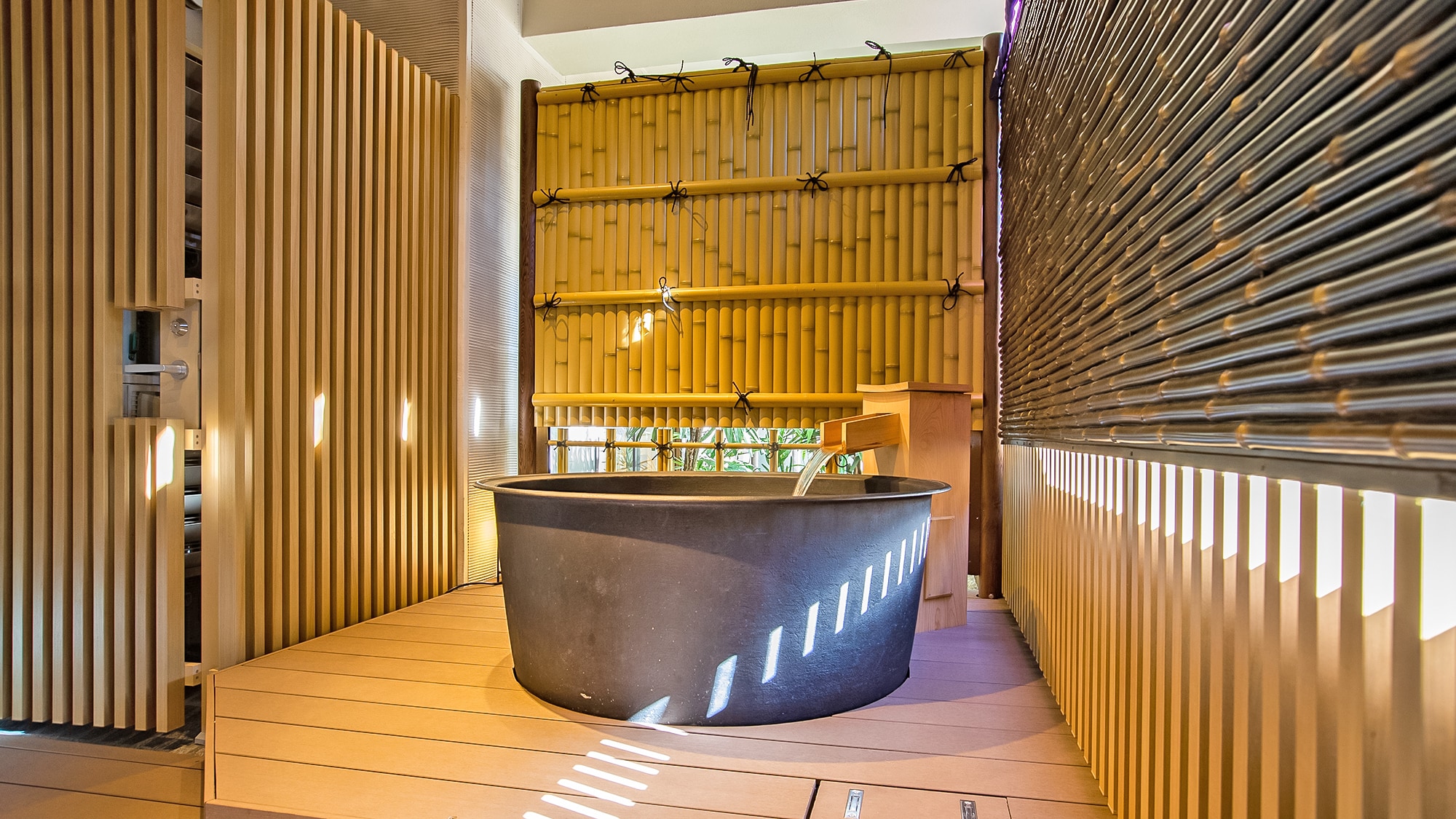 Deluxe suite room open-air bath