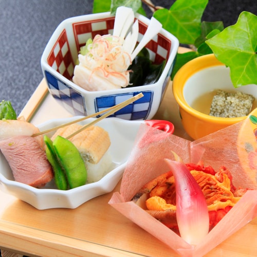 Kaiseki cuisine that makes you feel the four seasons