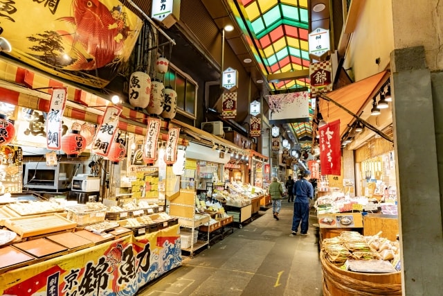 ▪錦市場 ▪從酒店乘坐巴士5分鐘或步行15分鐘。