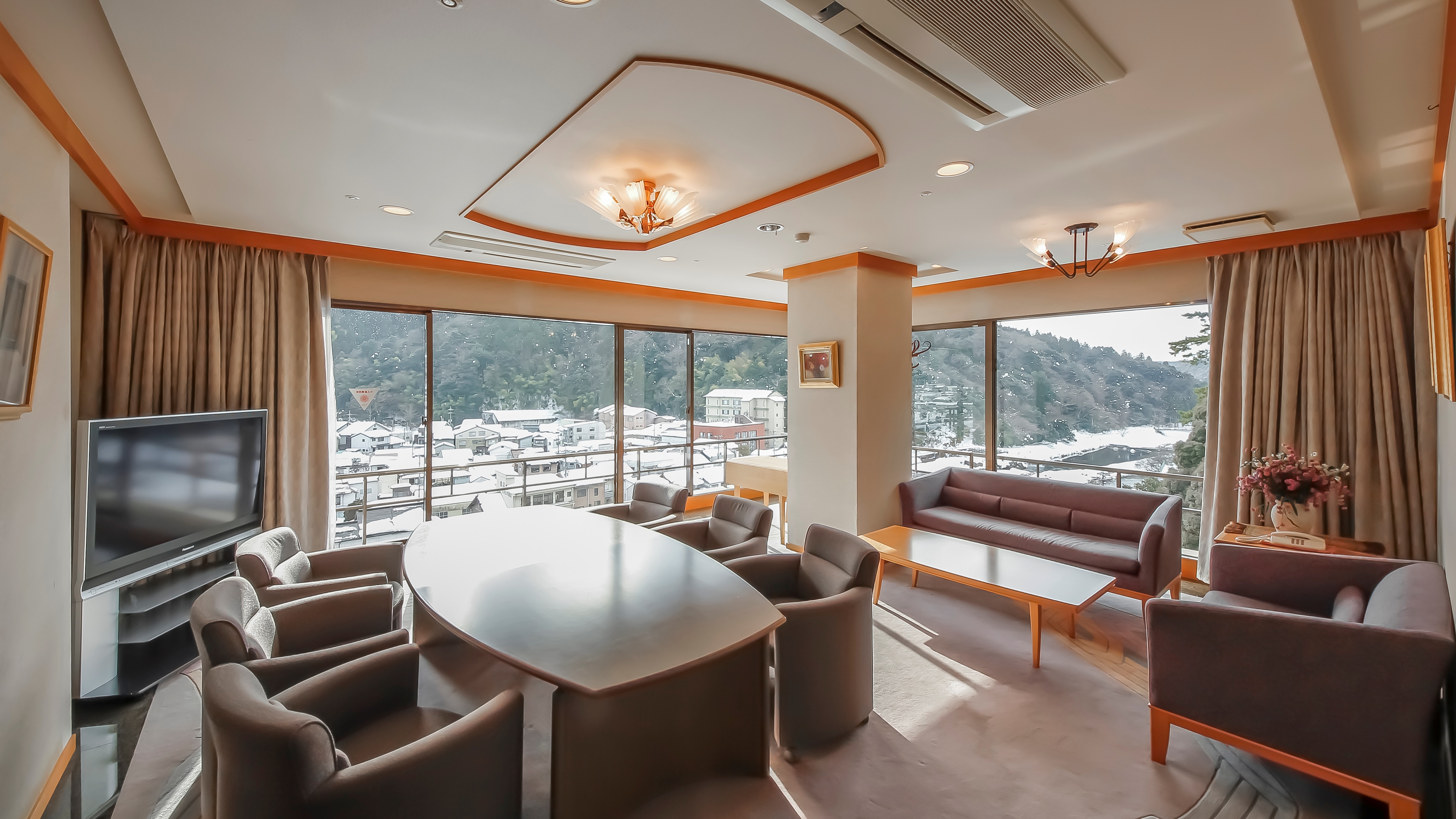 ■【VIP room with open-air bath: Sakuragawa】