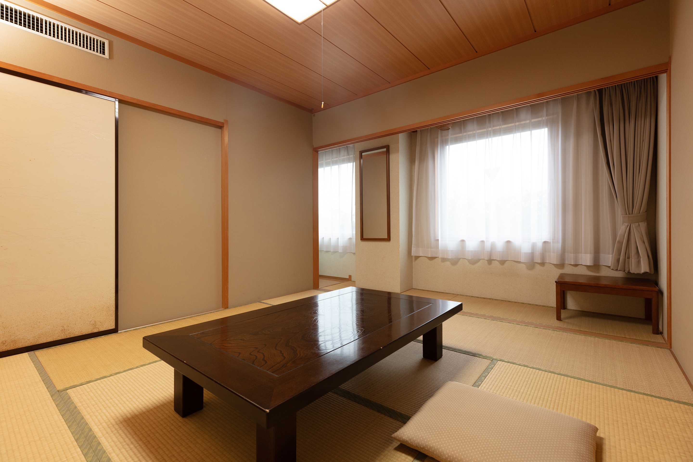 Japanese-style quadruple room