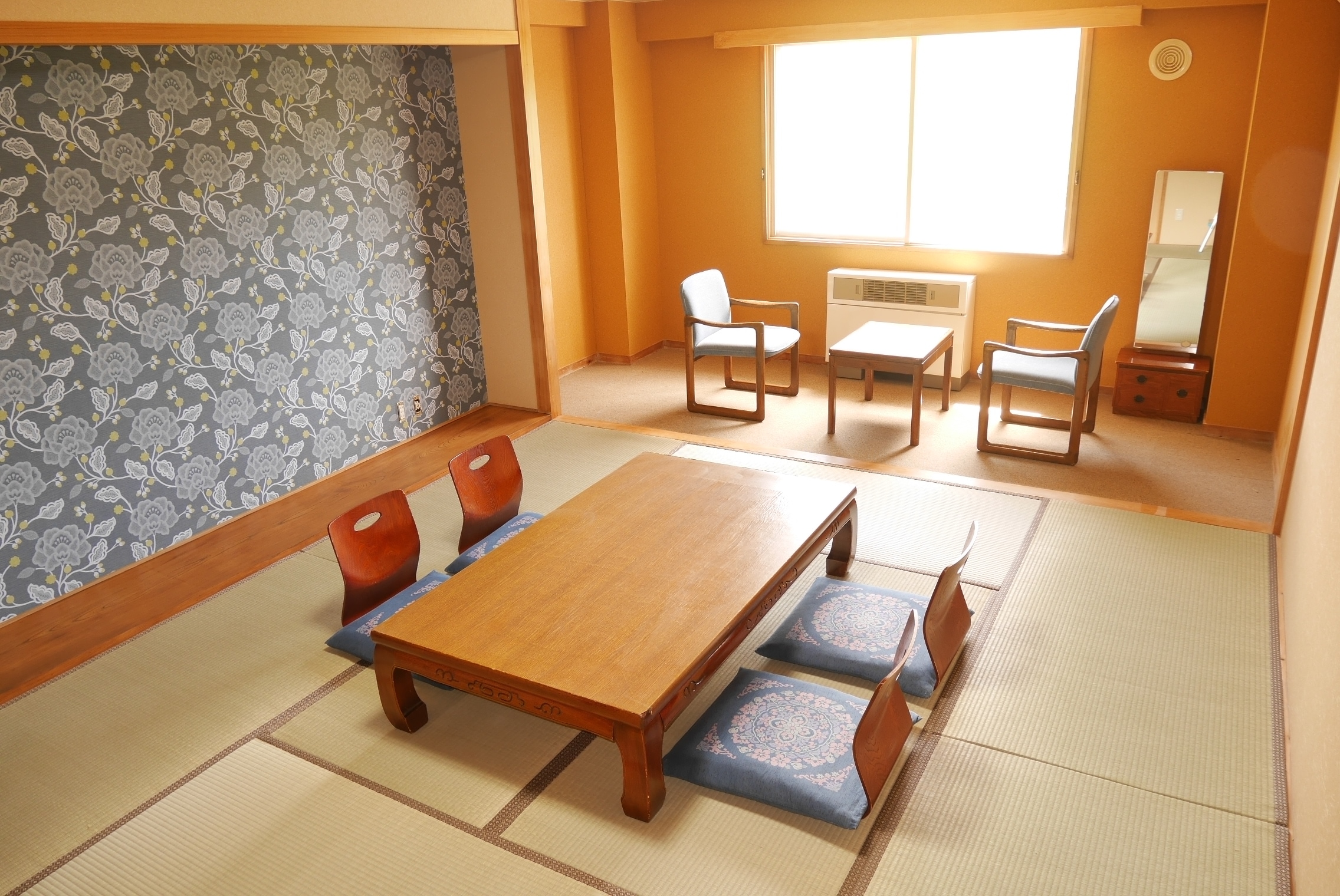 Japanese-style room