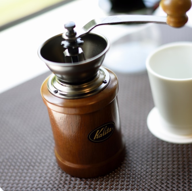 [Coffee mill] Coffee mills are available in all guest rooms.