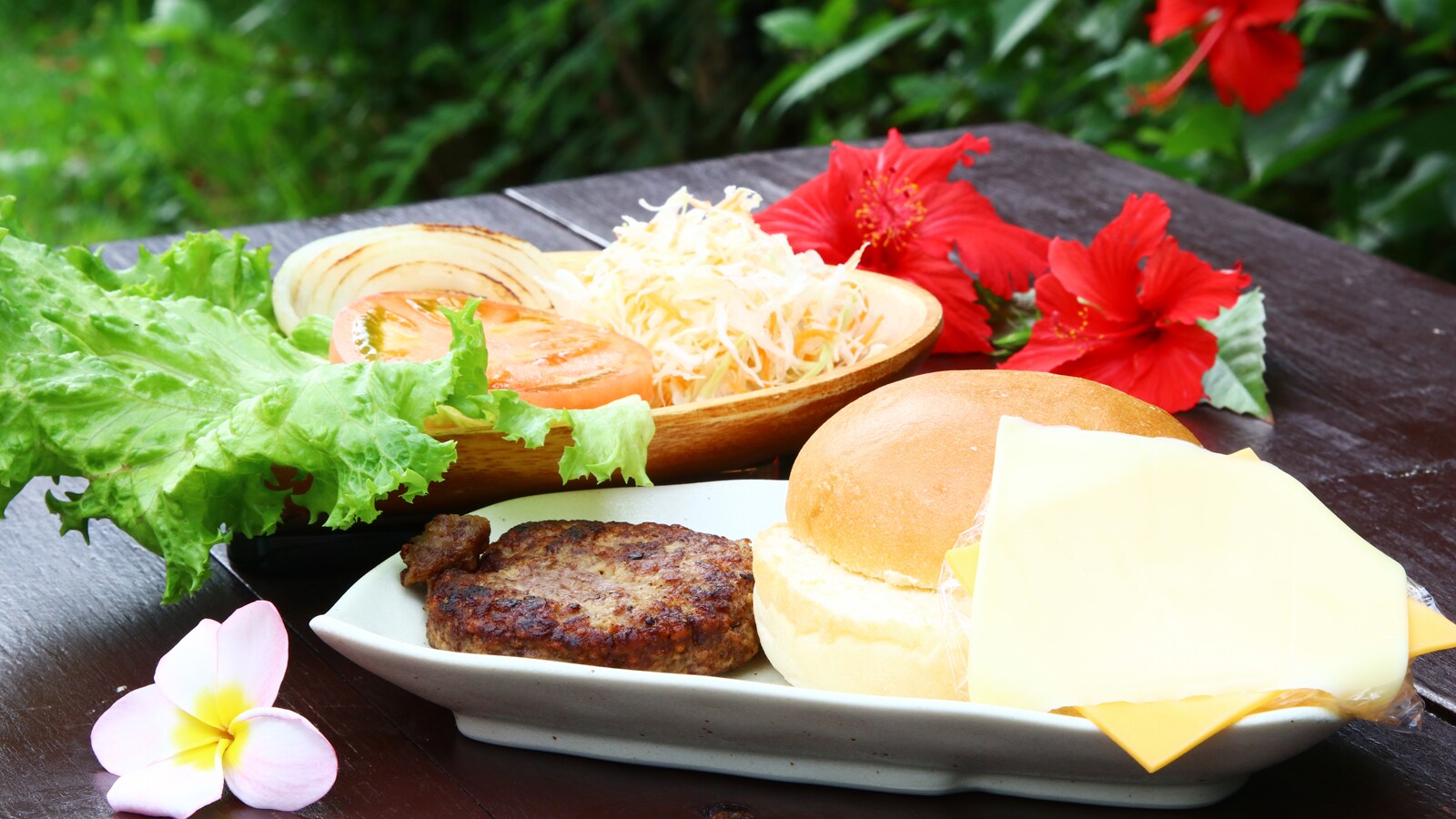 Buat hamburger daging sapi Ishigaki Anda sendiri*
