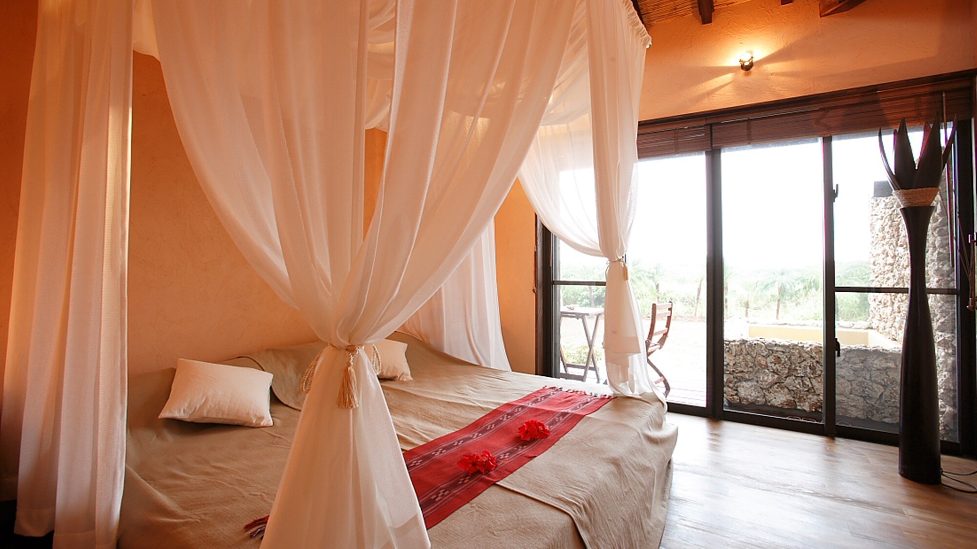 *[ระเบียงพร้อมอ่างจากุซซี่] ระเบียงมีอ่างจากุซซี่! คุณสามารถใช้เวลาอันแสนวิเศษกับคนที่คุณรักได้