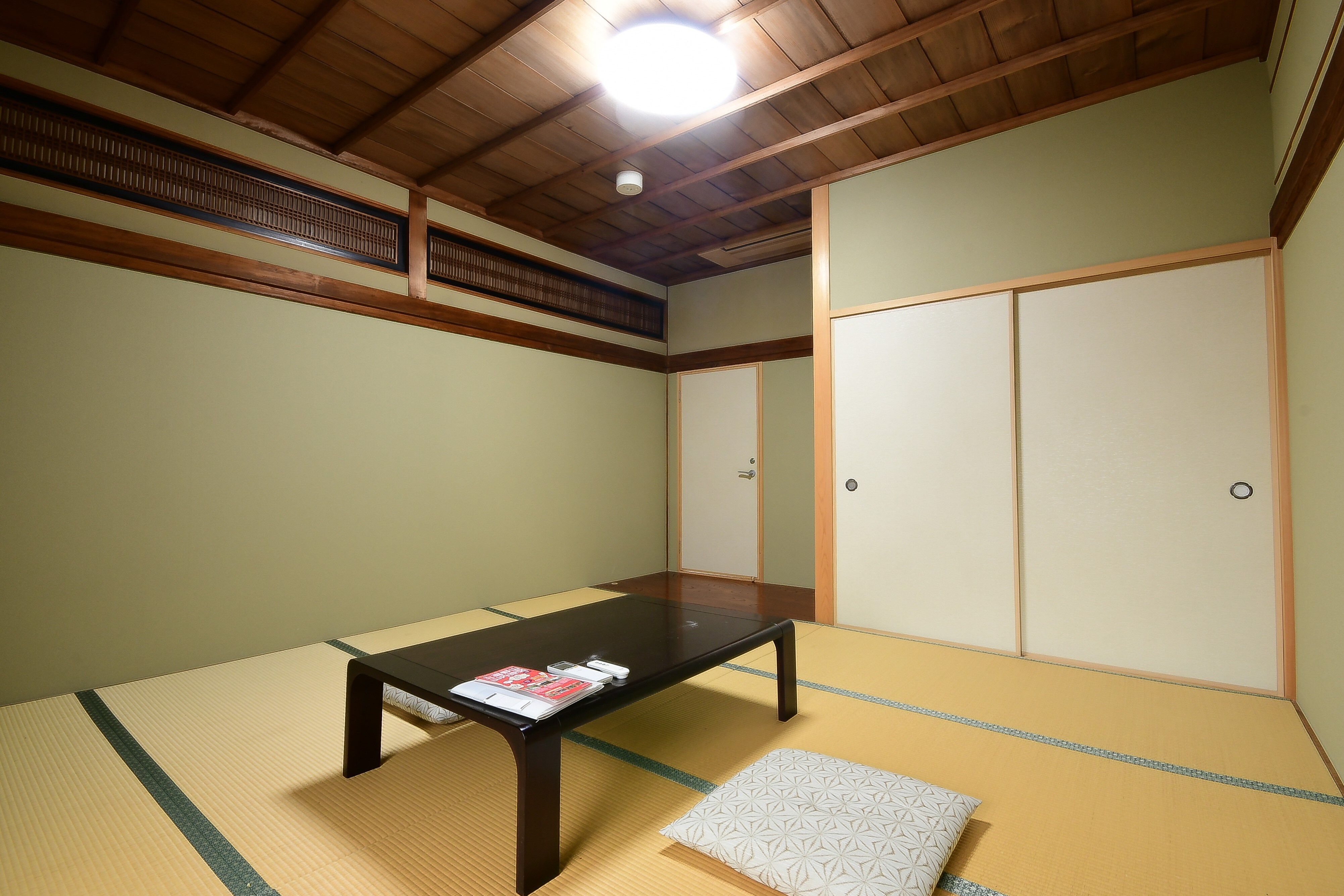 Phòng theo phong cách Nhật Bản (8 chiếu tatami)