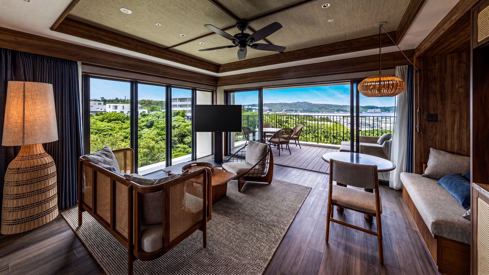 Corner Premium Suite