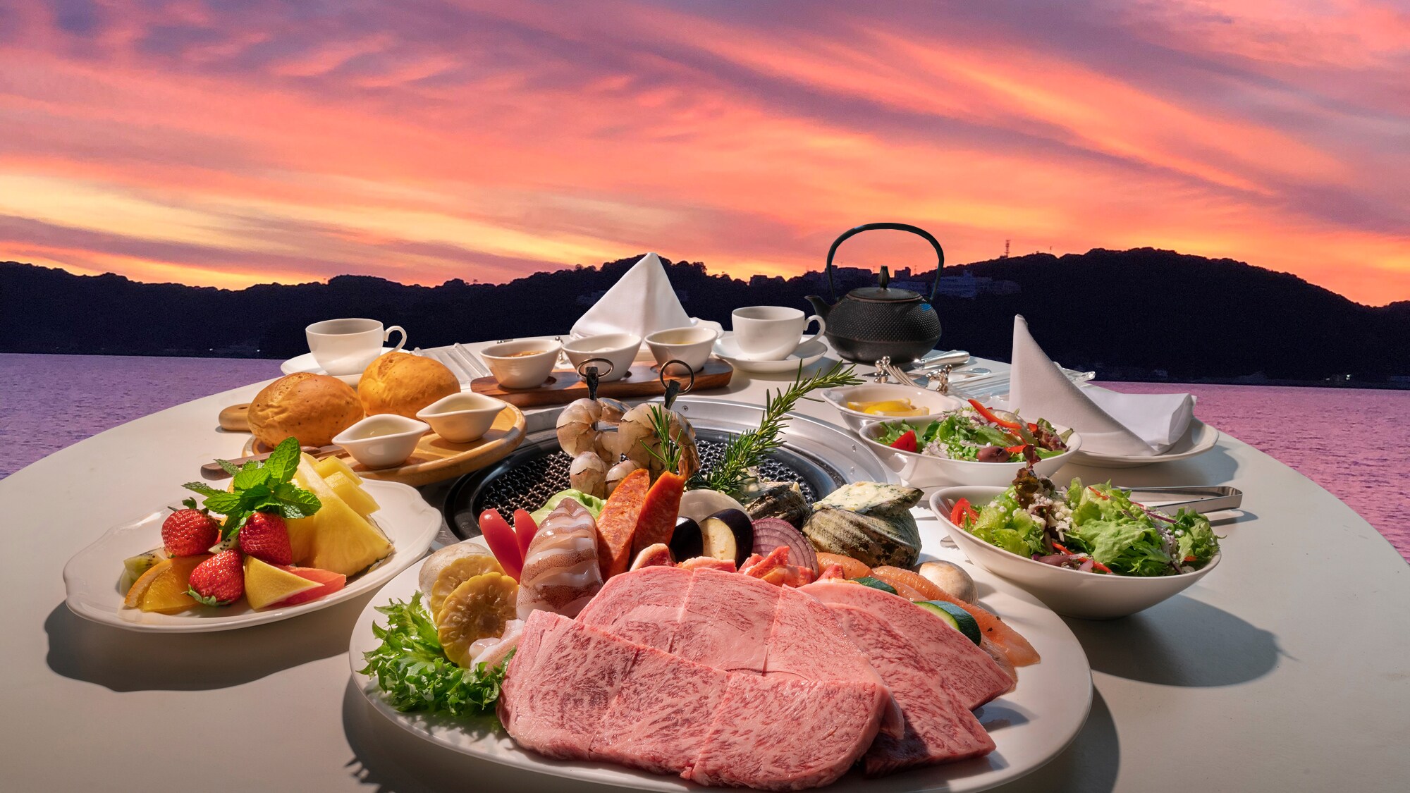 Enjoy a hearty grill of locally produced beef, pork, chicken, and more, while also enjoying the ★magic hour★ over the Seto Inland Sea ♪
