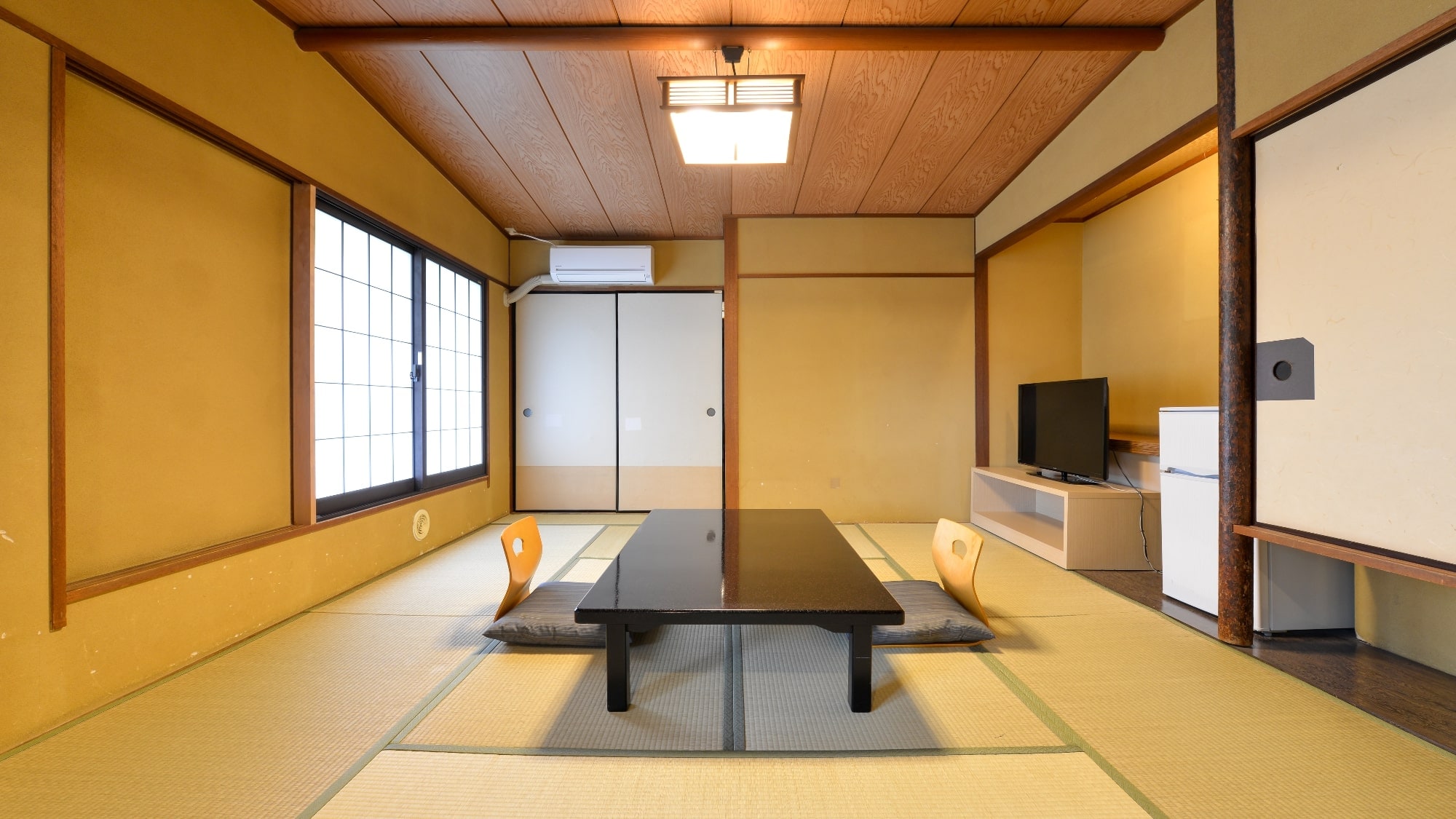 [Main building] [Smoking] Japanese-style room 8 tatami mats/unit bath (no view)