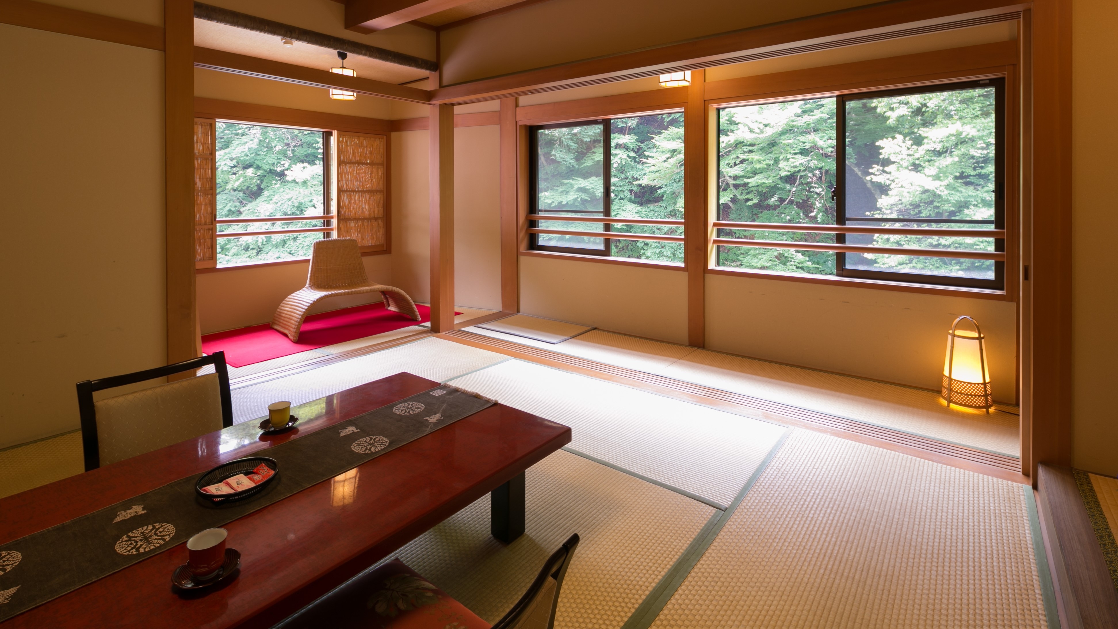 ・ Shakunage ・ Very popular with women! Pure Japanese style, corner room with 10 tatami mats overlooking the Shima River